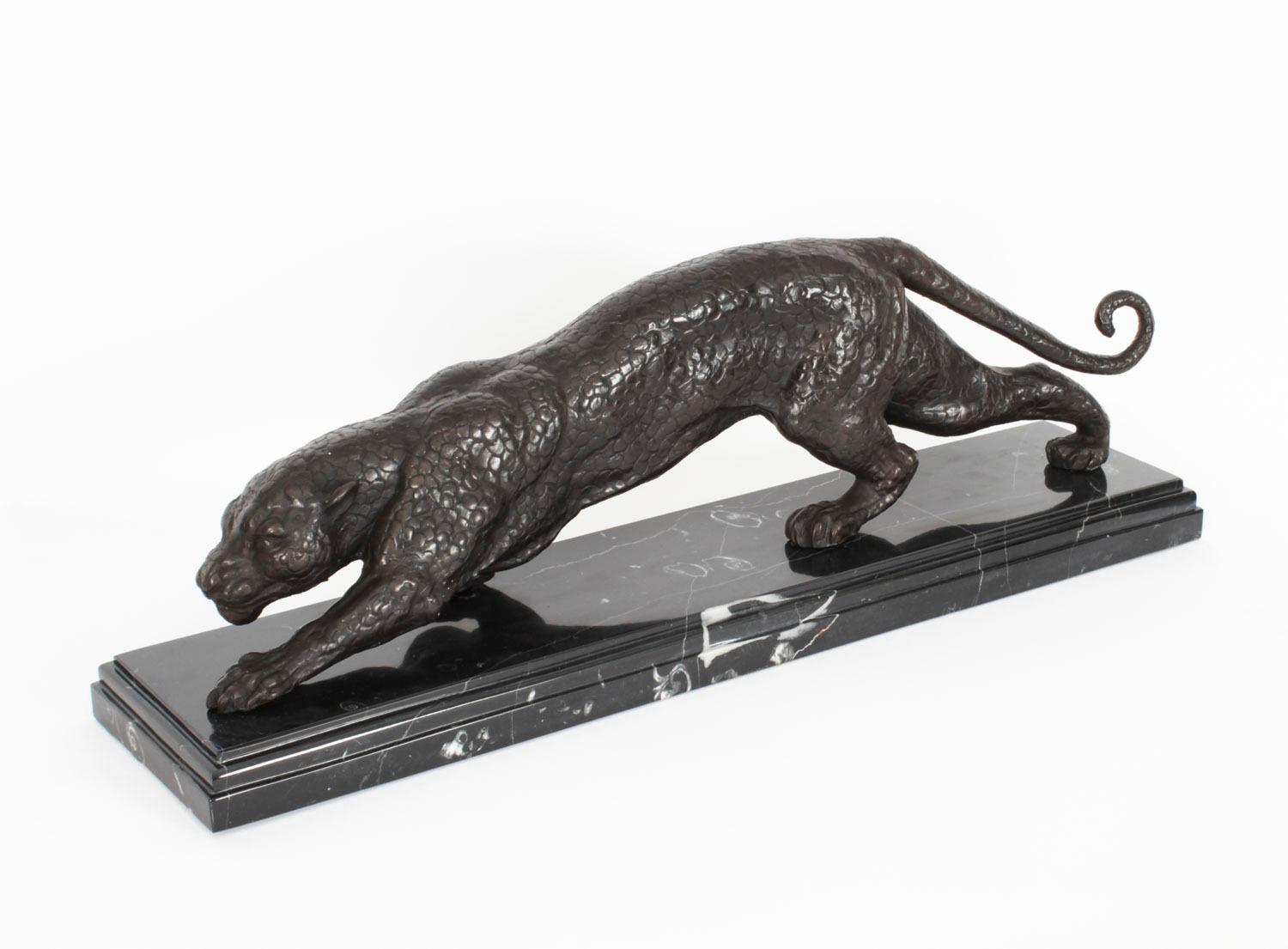 Scultura vintage di pantera in bronzo su base di marmo XX secolo in vendita 10
