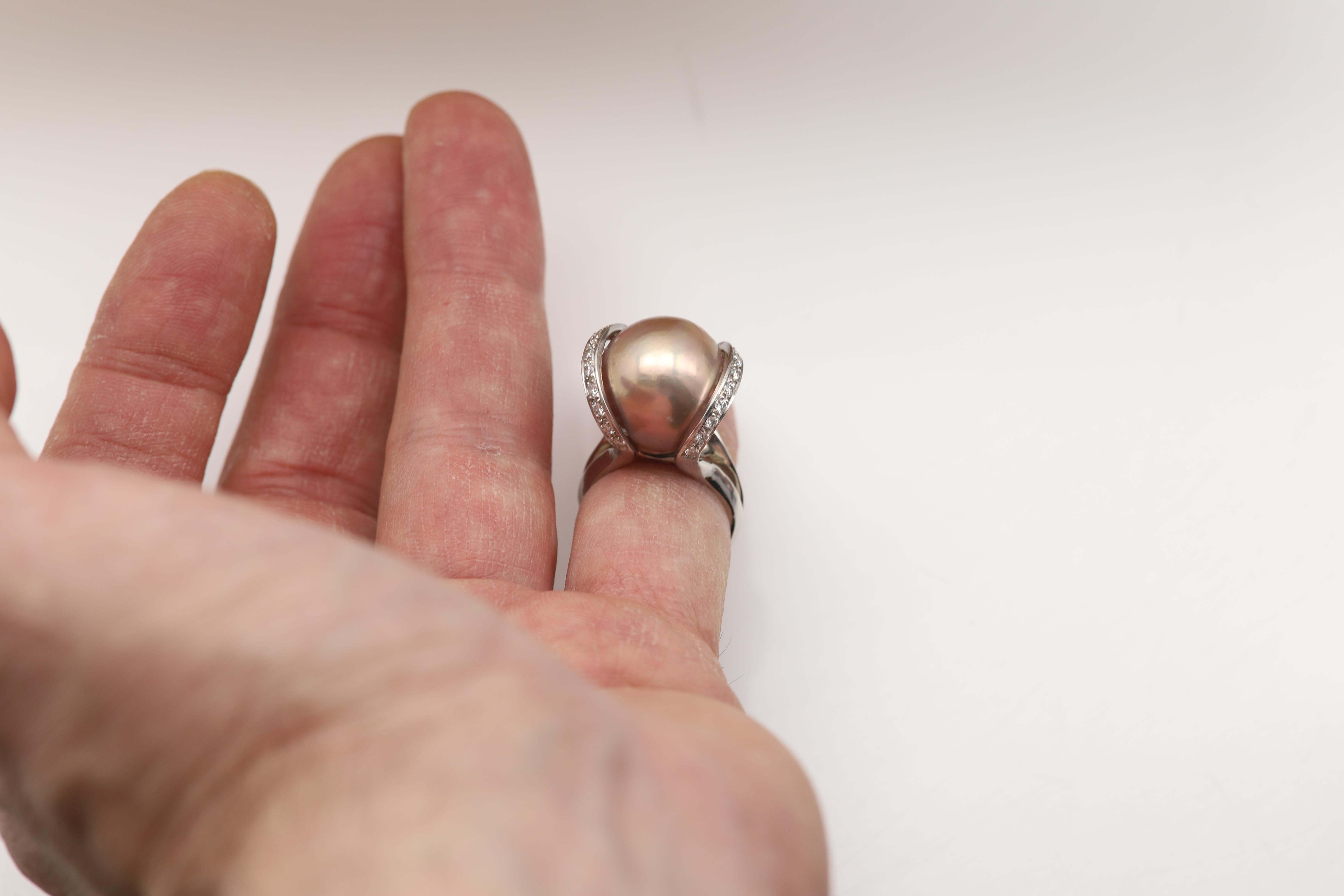 Anello di bronzo d'epoca con perle naturali del mare del Sud, solido, 14 carati e diamanti in vendita 6