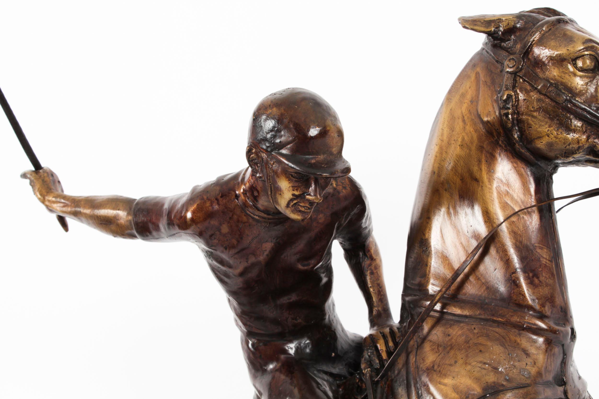 Sculpture de joueur de polo en bronze du 20ème siècle en vente 1