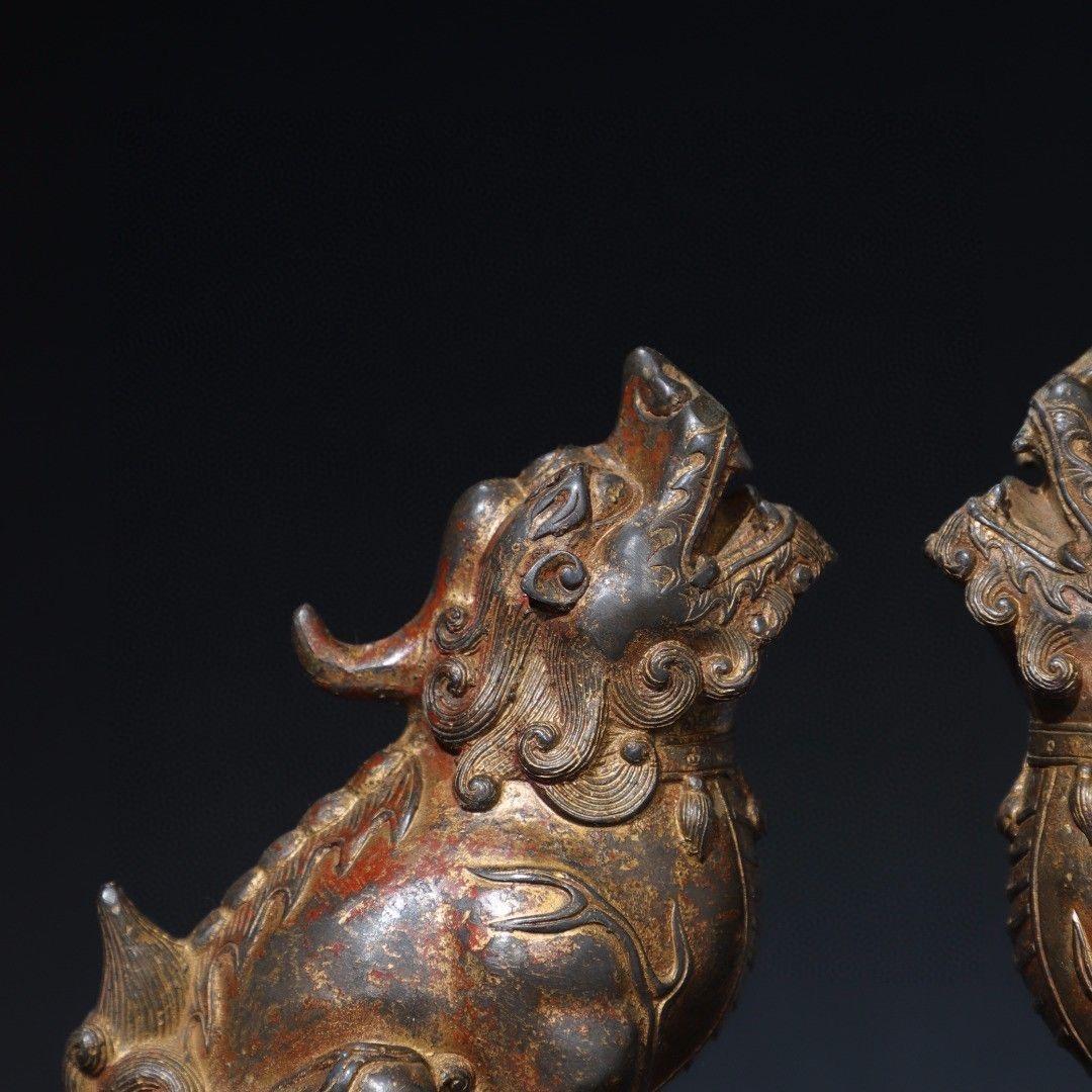 Paire de statues de bêtes rugissantes en bronze vintage en vente 5