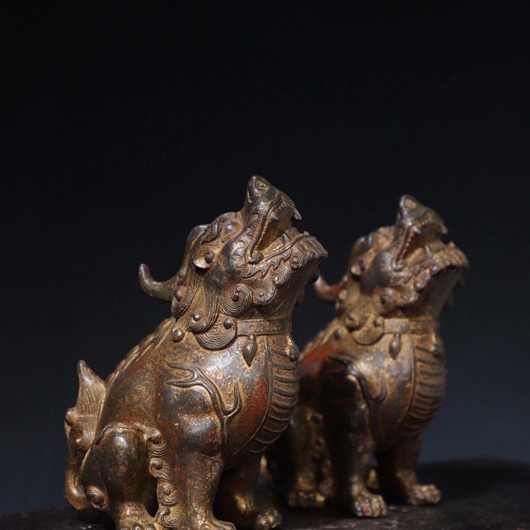 Paire de statues de bêtes rugissantes en bronze vintage en vente 2