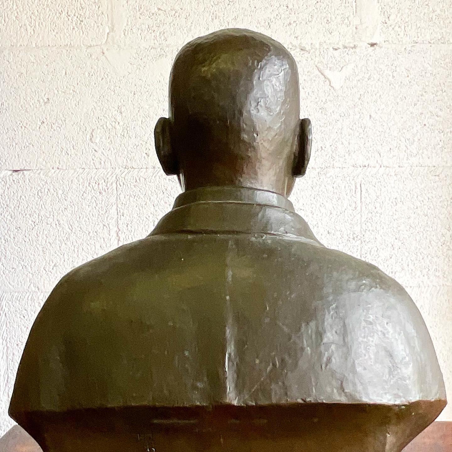 Bronze Sculpture en bronze vintage d'un bel homme en vente