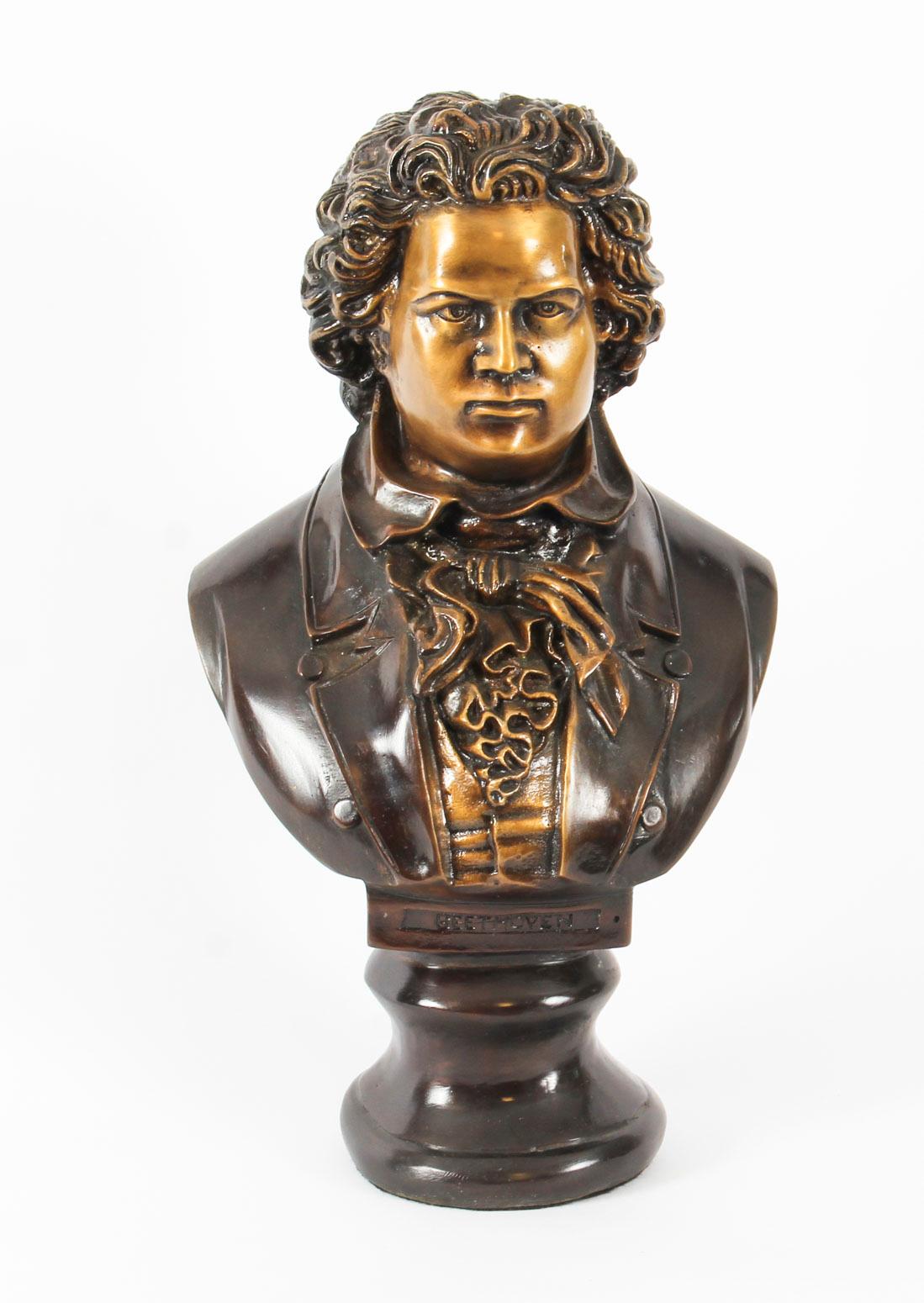 This is a splendid vintage bronze sculpture of the masterful classical music composer Ludwig von Beethoven, dating from the last quarter of the 20th century.
 
It attractively features the prominent composer standing in quiet, discreet and elegant