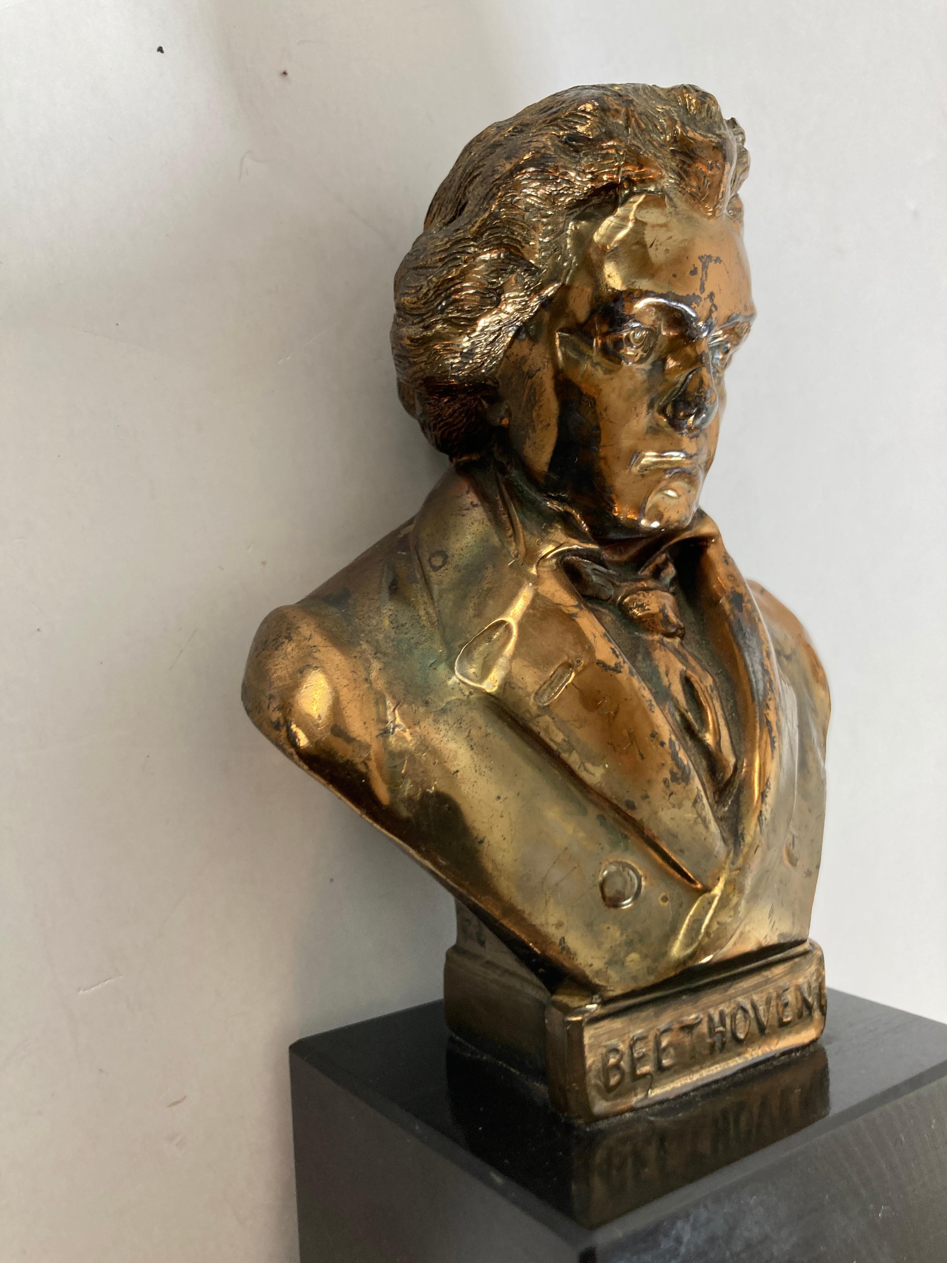 Sculpture vintage en bronze de Ludwig von Beethoven en vente 3