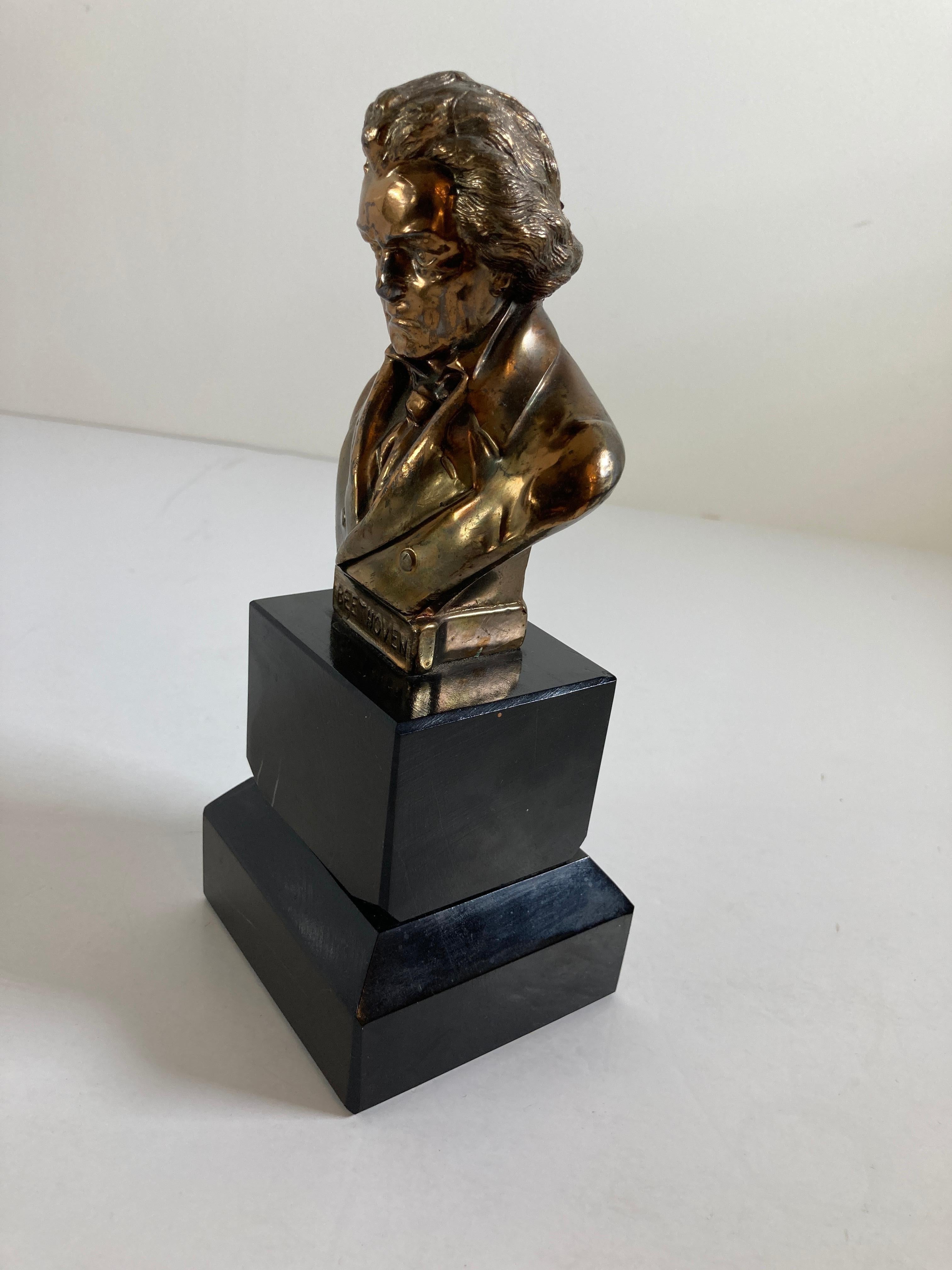 Français Sculpture vintage en bronze de Ludwig von Beethoven en vente