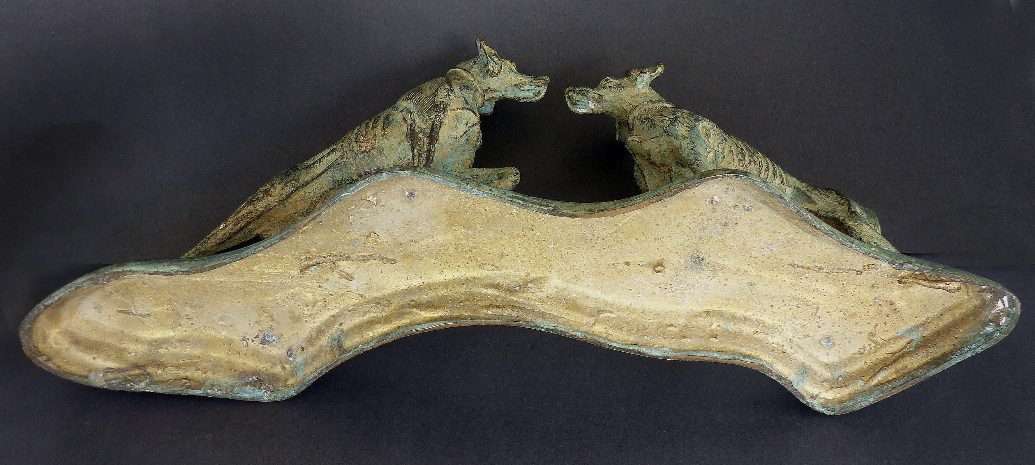 Vintage Bronze Sculpture of Two Hunting Dogs In Good Condition In Miami, FL
