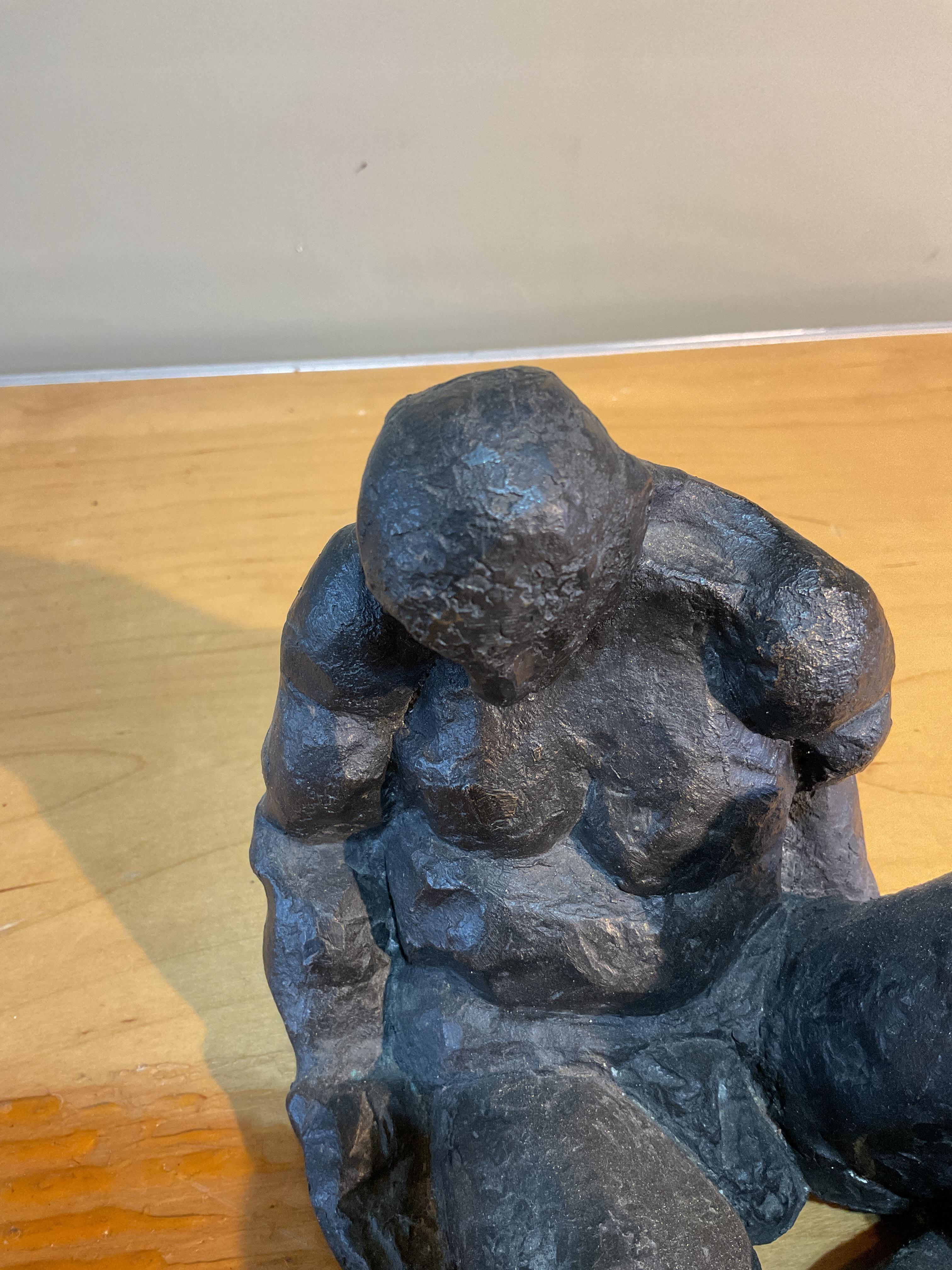 Vintage Bronze Signed Figurative Sculpture in vendita 1