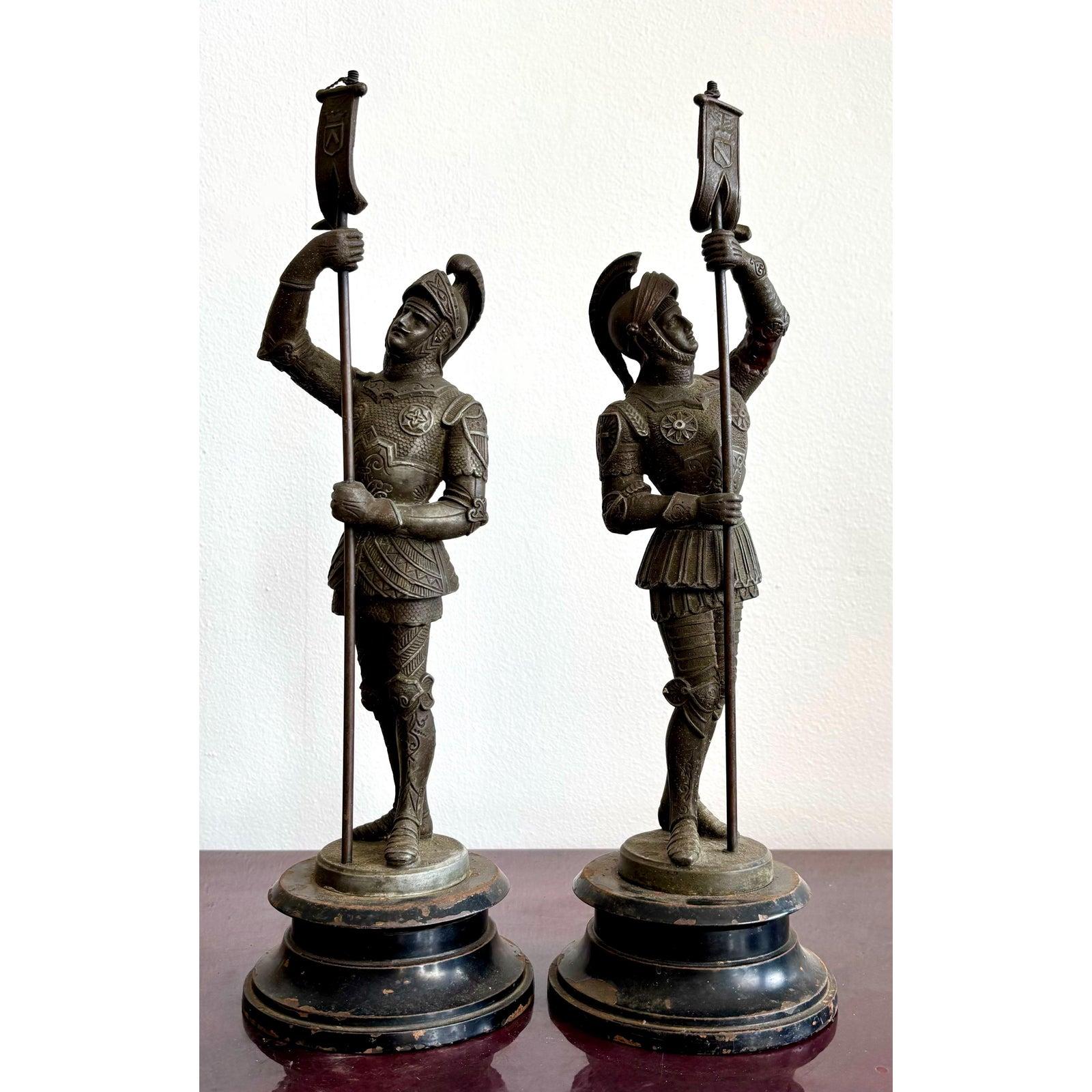 Romano classico Statua di bronzo vintage di Soilder - Set di 2 in vendita