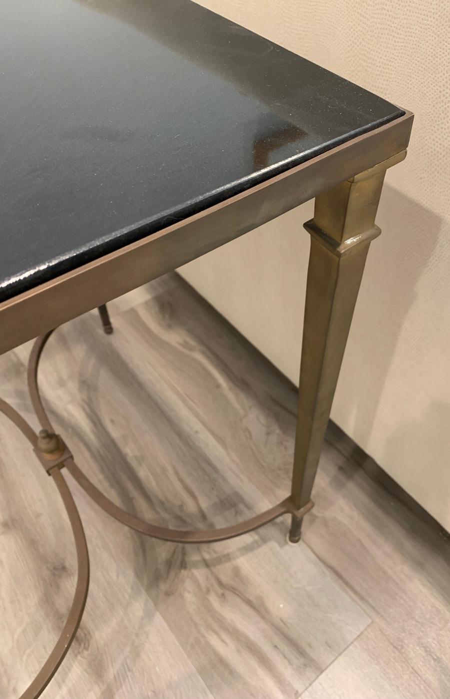 Beautiful table with bronze frame and a slate top, excellent condition, the top was dusty when the images were taken, the table is clean and in very good condition.

Measurements:
19.5 inches wide x 15.5 inches deep x 22 1/2 inches high.
 