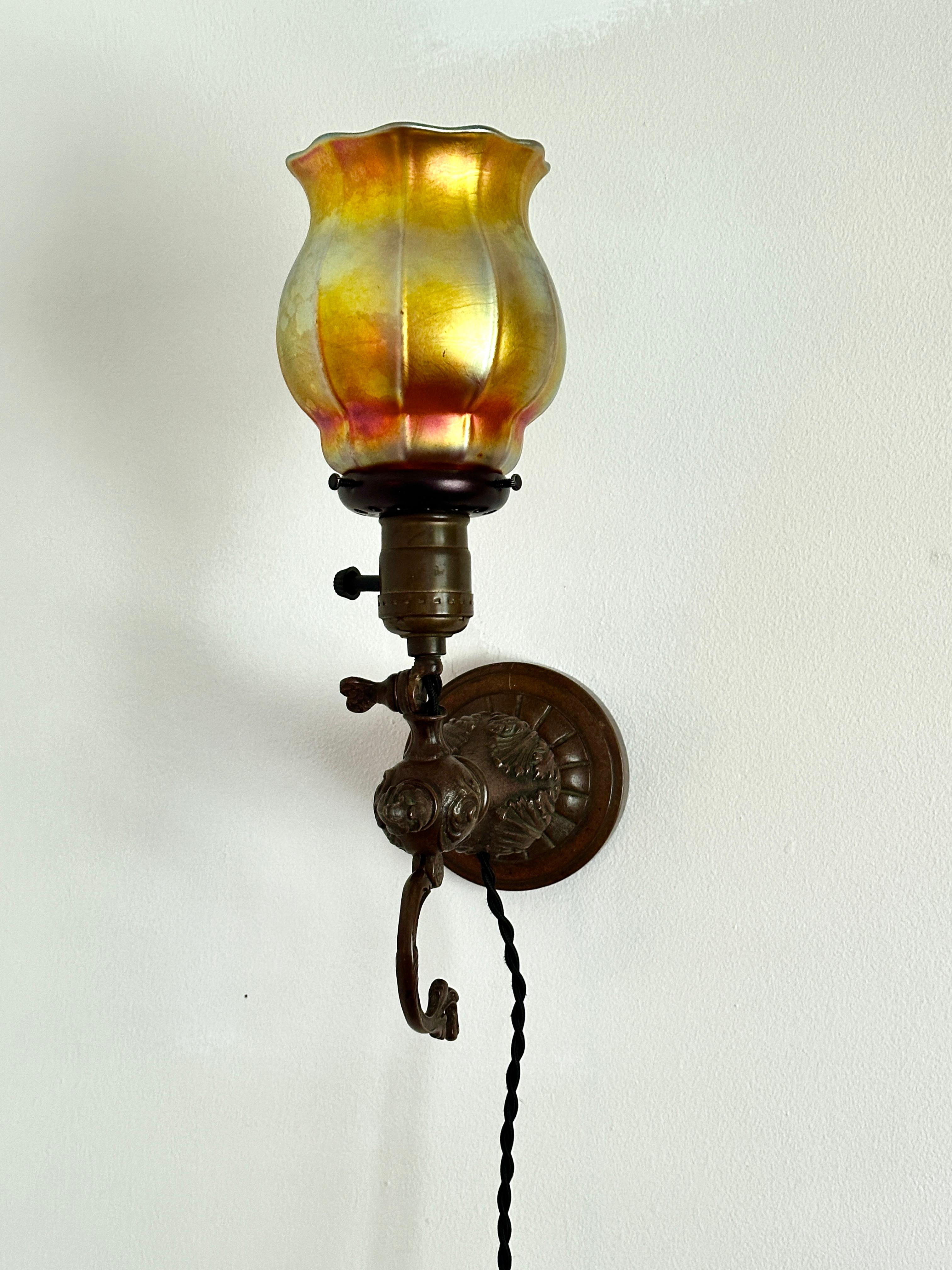 Vintage Bronze Tiffany Style Table / Wall Lamp With Steuben Shade For Sale 10