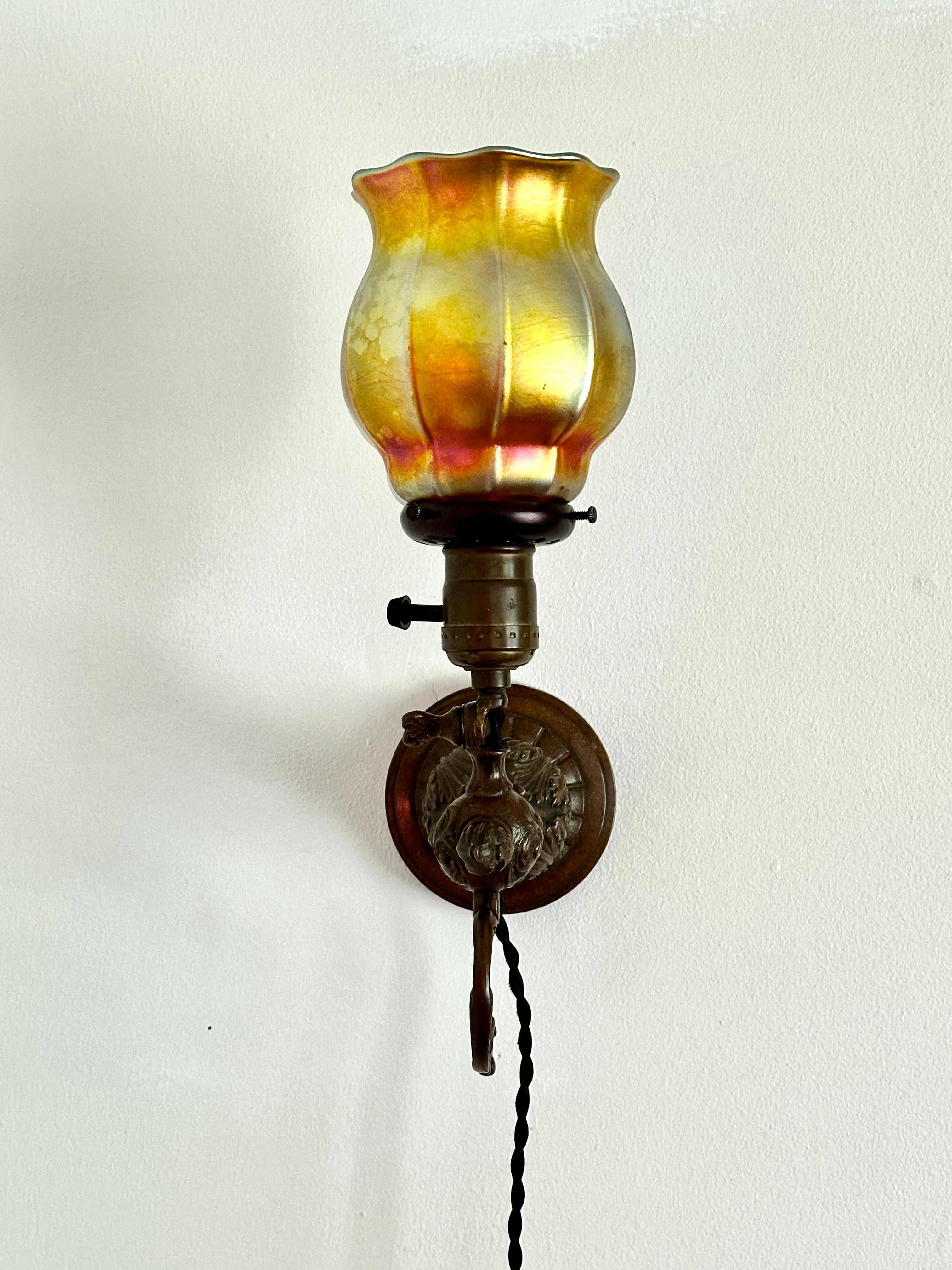 Vintage Bronze Tiffany Style Table / Wall Lamp With Steuben Shade For Sale 11