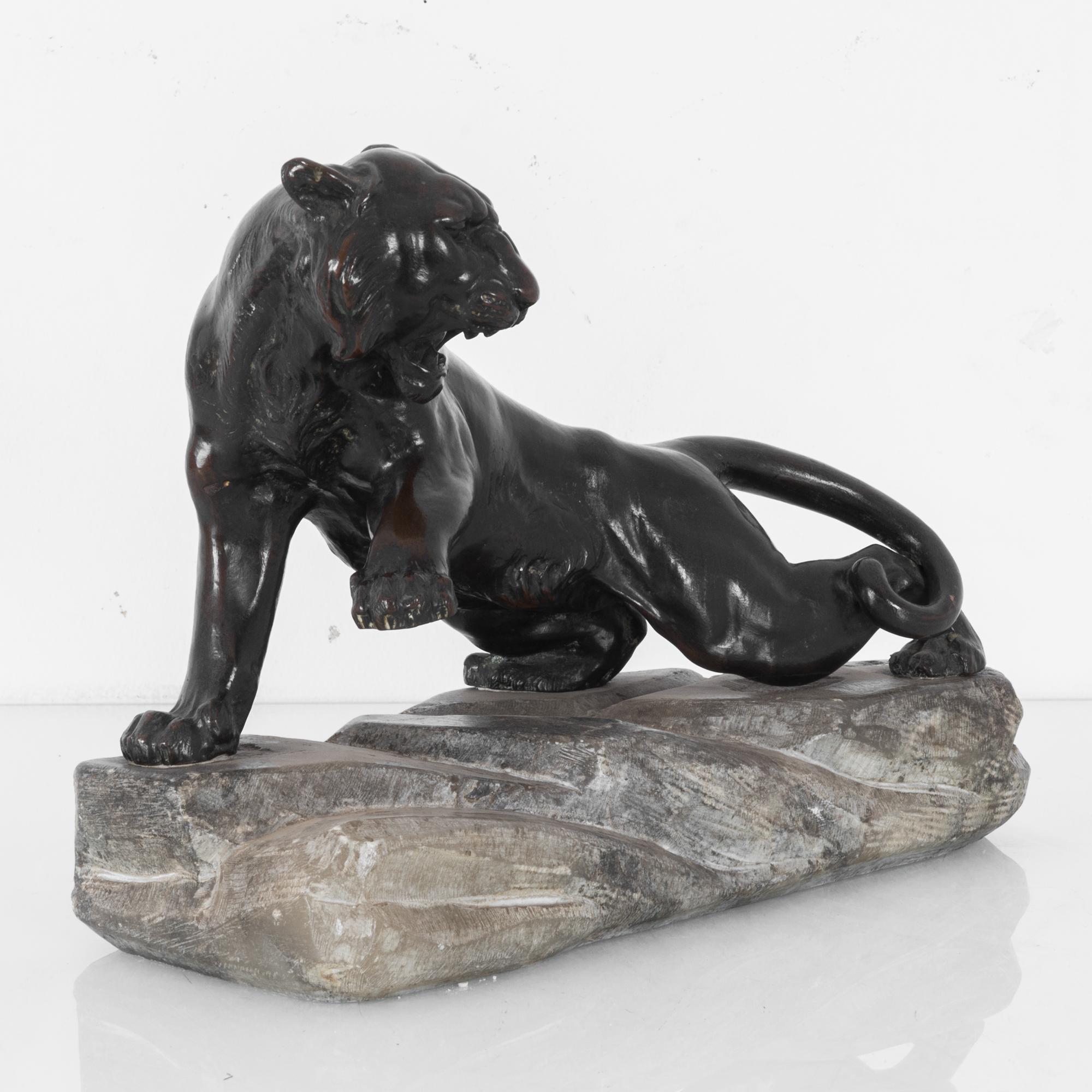 Français Sculpture de tigre en bronze vintage en vente