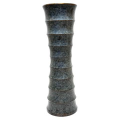 Vase vintage d'inspiration Brancusi, finition architecturale organique et moderne