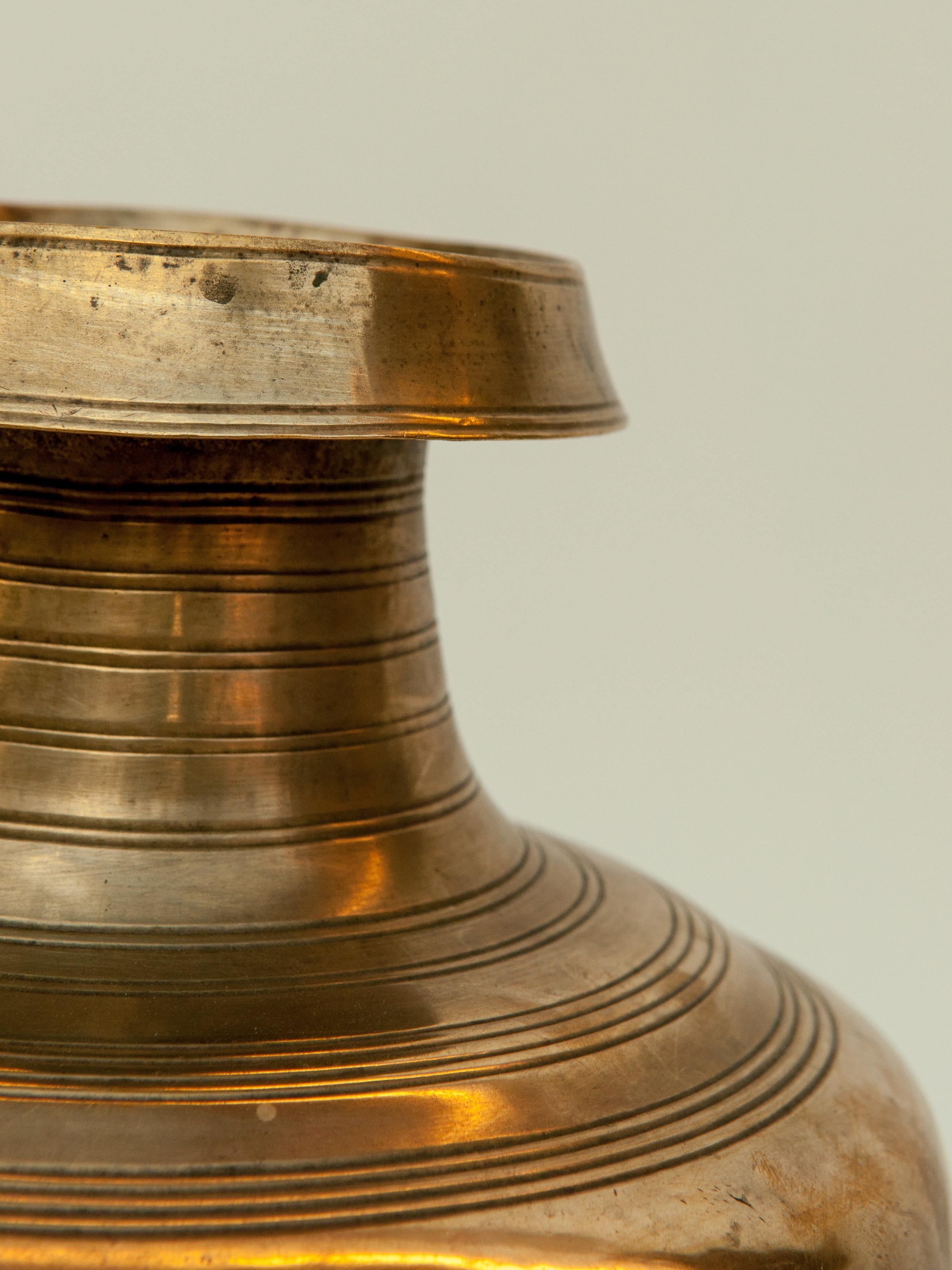 Vintage Bronze Water Pot from Nepal, Mid-20th Century In Good Condition In Point Richmond, CA