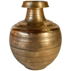 Acquaiolo in bronzo vintage dal Nepal, metà del XX secolo