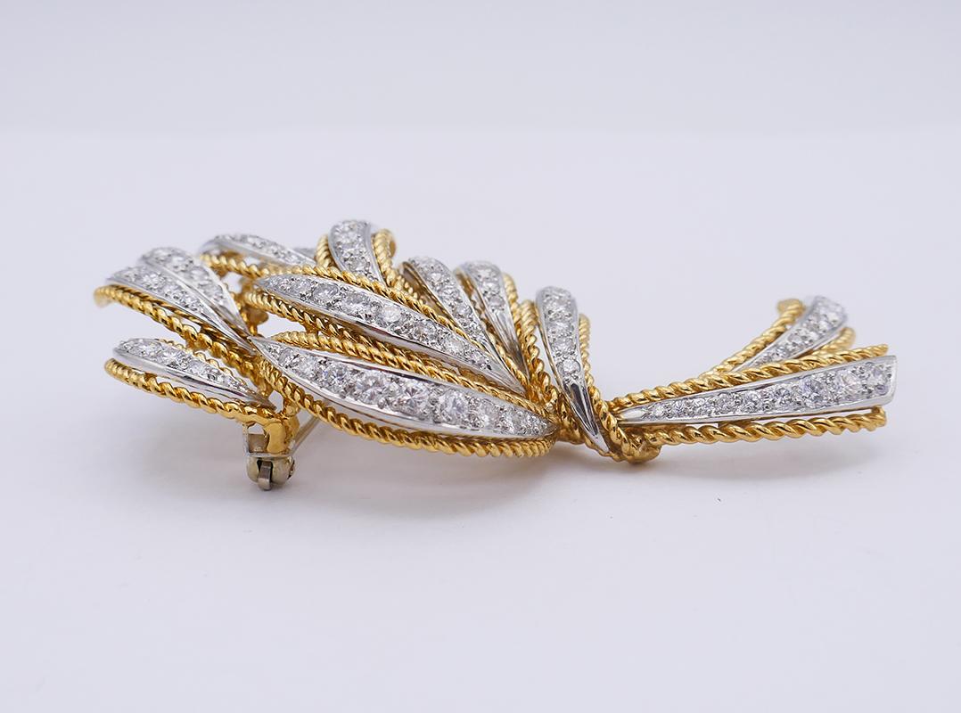 Round Cut Vintage Brooch 18k Gold Diamond Flower Pin Estate Jewelry