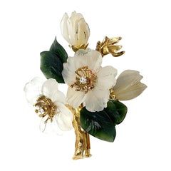 Vintage Brooch Crystal 
Jade Set with 2 Diamonds in 14ct Yellow Gold