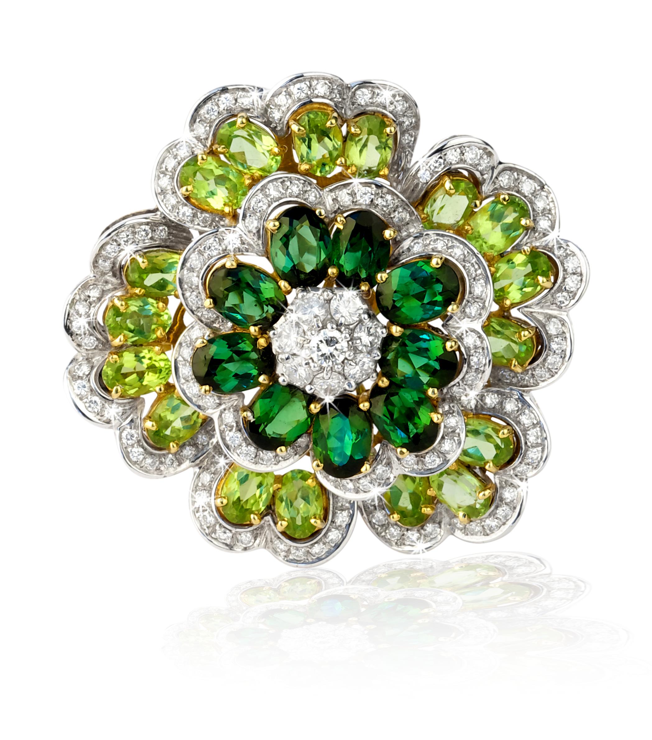 Brilliant Cut Vintage Brooch from ANGELETTI PRIVATE COLLECTION Gold with Peridot Green Tourmal For Sale