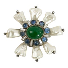 Vintage Brooch in Silver Plate
Glass Paste Vintage Brooch in Silver Plate
Glass Paste