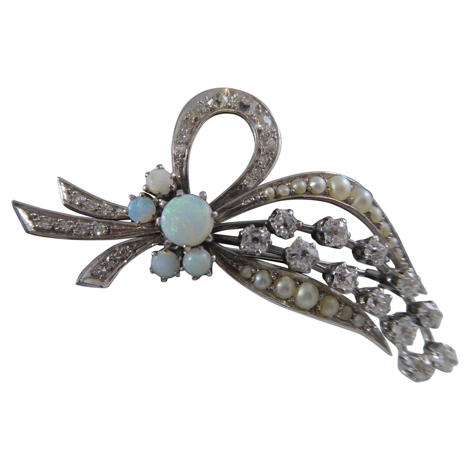 Boucles d'oreilles dormeuses péridot : clous délicats en argent Boucles d'oreilles dormeuses péridot : clous délicats en argent