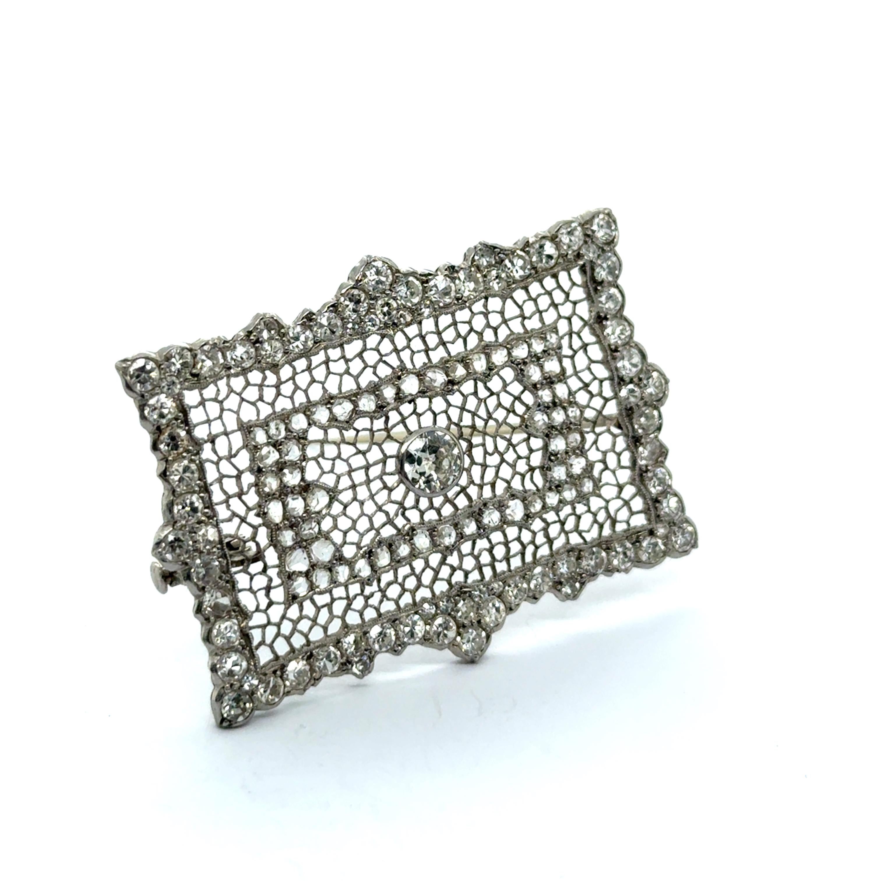 Vintage Brooch with Diamonds in Platinum by Buccellati For Sale 4