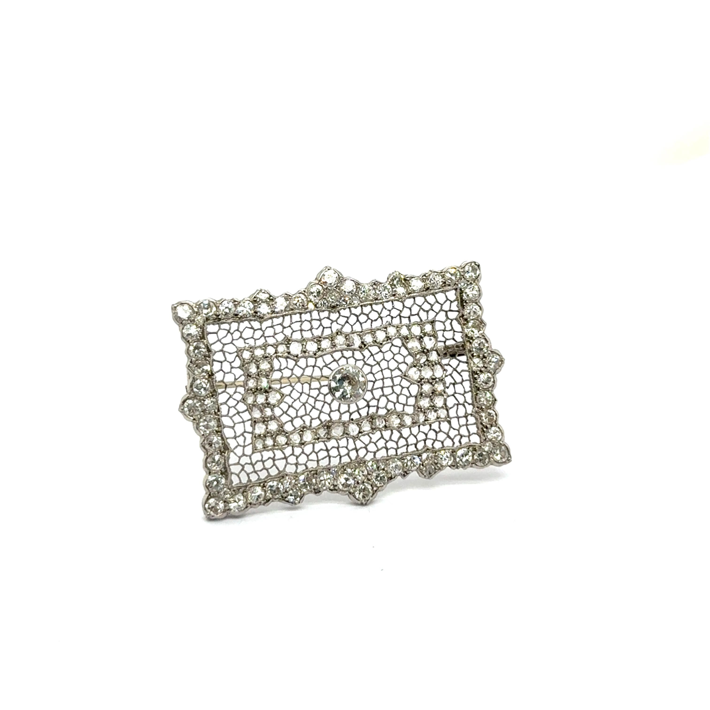 Vintage Brooch with Diamonds in Platinum by Buccellati In Good Condition For Sale In Lucerne, CH