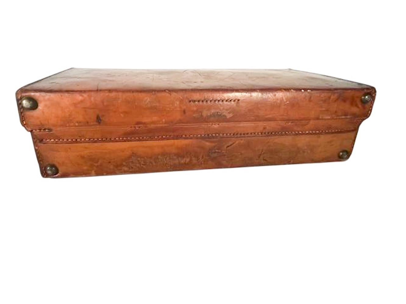 20ième siècle Vintage By. Set de voyage pour cocktails en argent et en verre dans un étui en cuir en vente