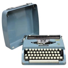 Brother Webster XL-747 machine à écrire portable bleu pâle avec boîtier métallique
