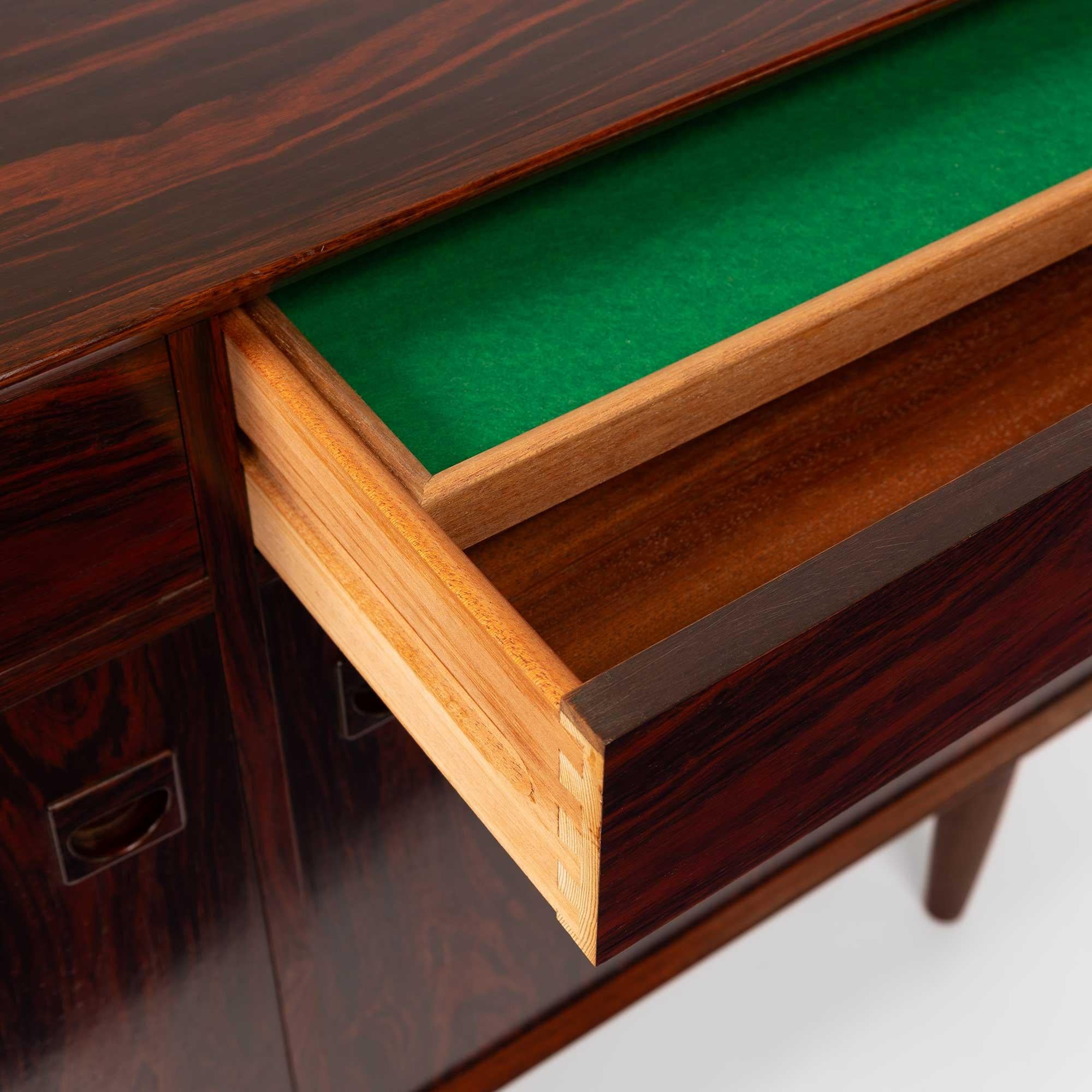 Palissandro Credenza d'epoca Brouer Møbelfabrik in legno di palissandro 1960s in vendita