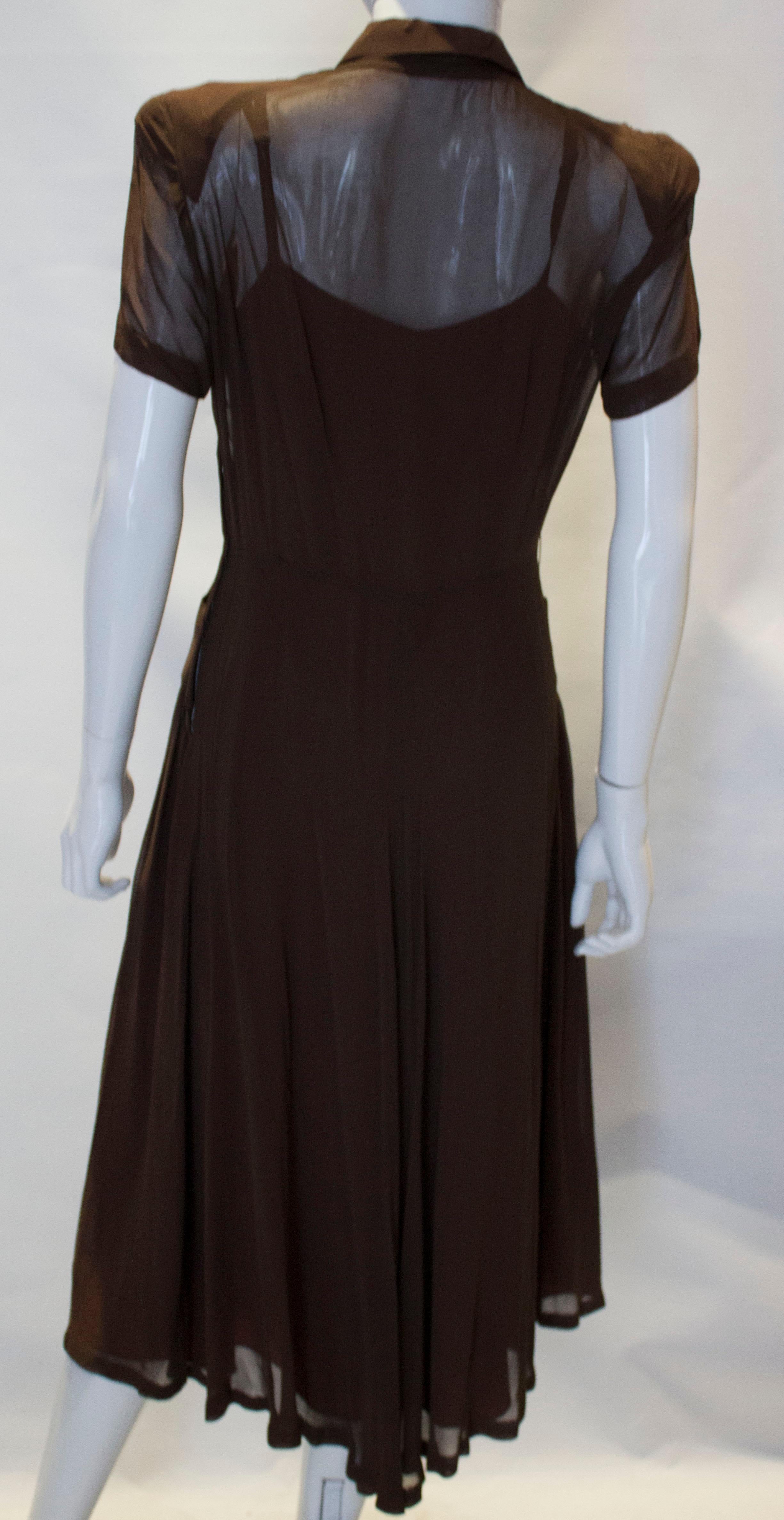 Vintage Brown 1940s Dress In Good Condition For Sale In London, GB