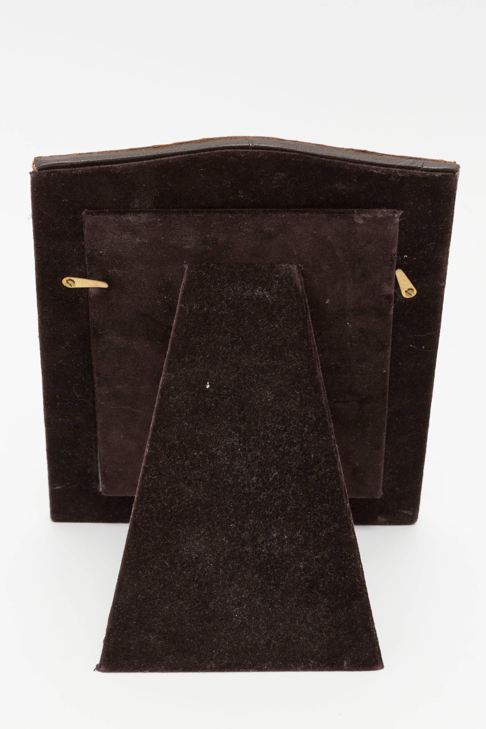 Vintage Brown Alligator Skin Picture Frame with Arch Top In Excellent Condition In Nashville, TN