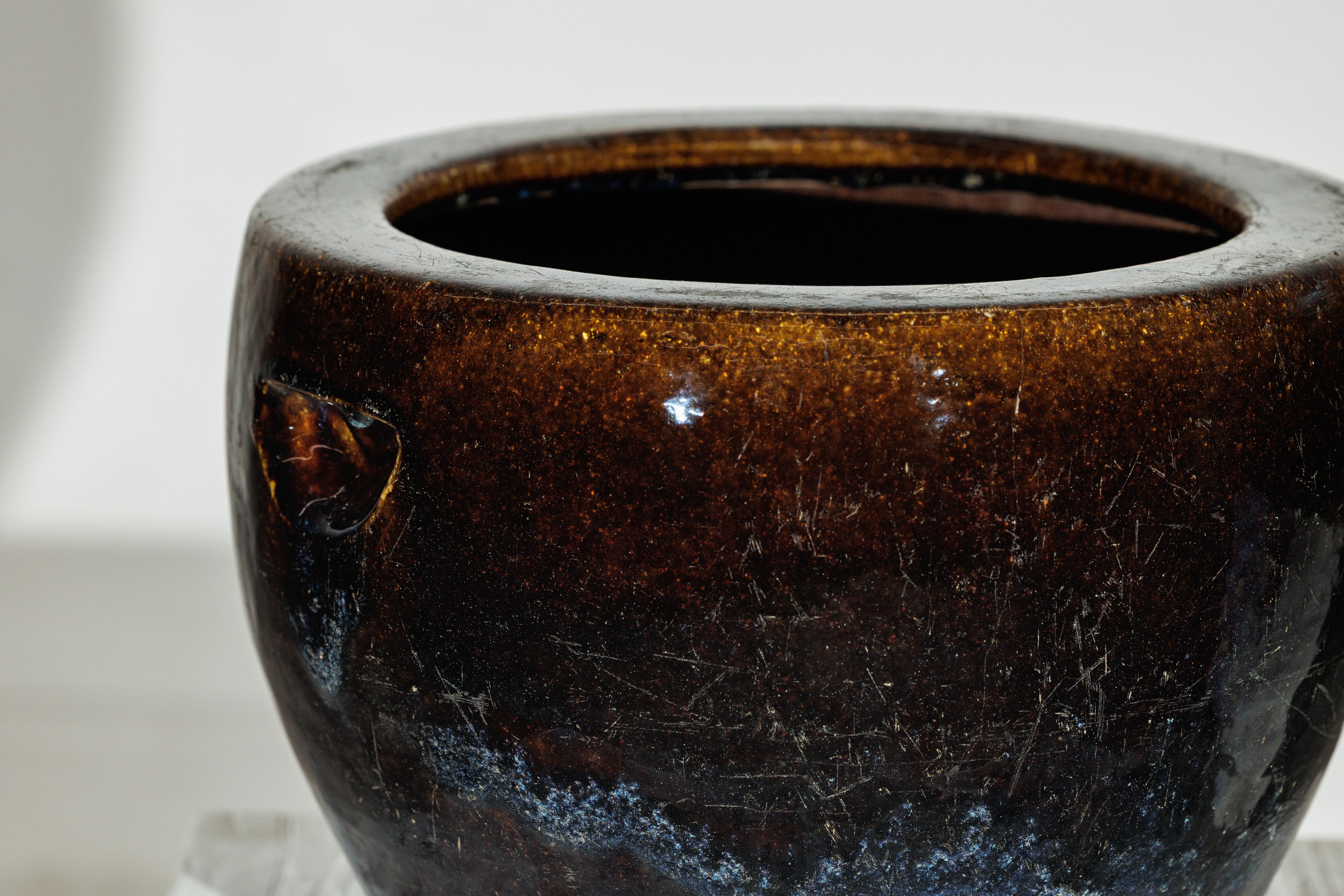 Vaso cinese d'epoca in gres smaltato marrone e blu con labbro arrotondato in vendita 1