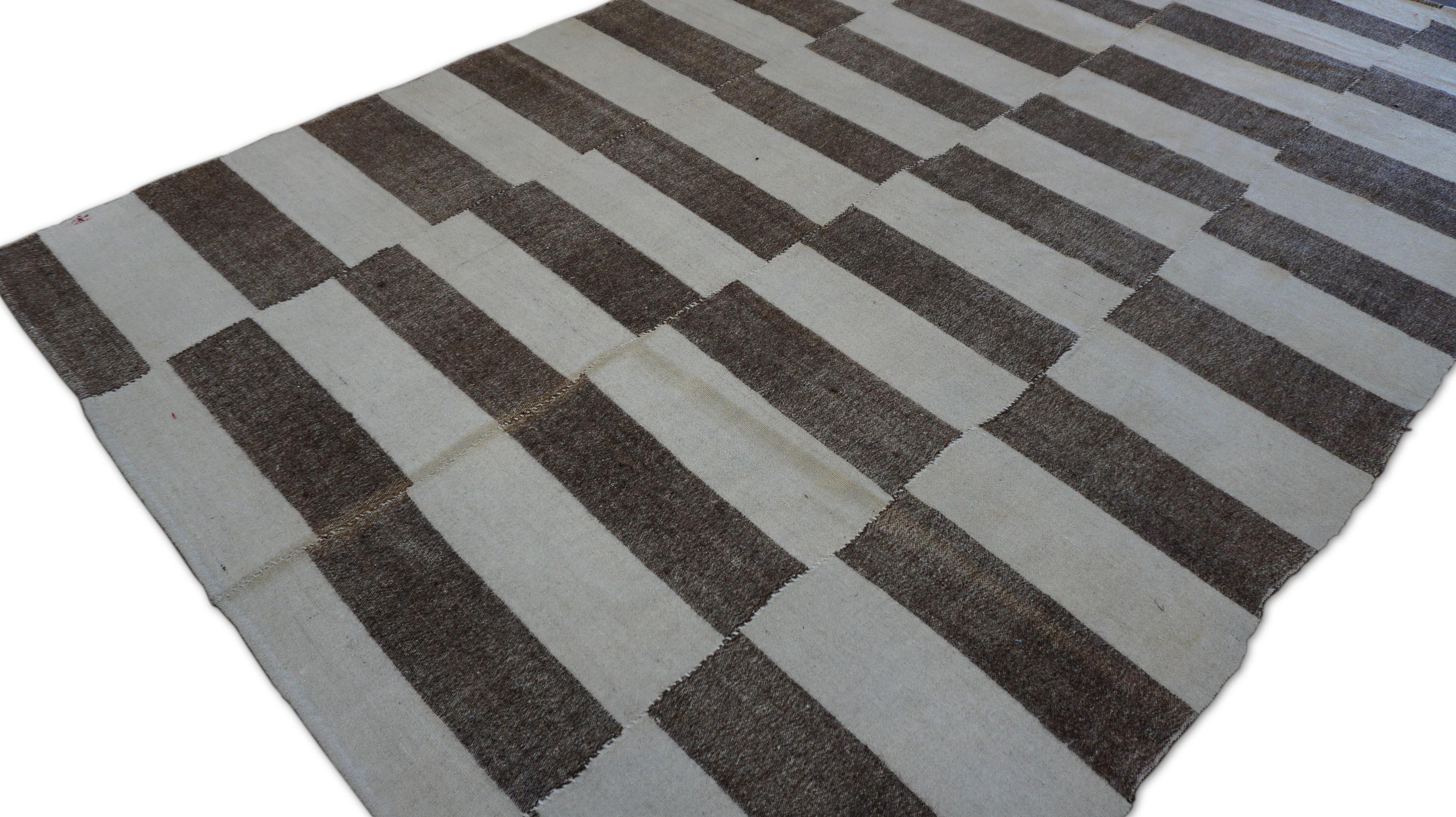 20th Century Vintage  Brown and Ivory Wool Kilim 5'6''x8'8'' For Sale