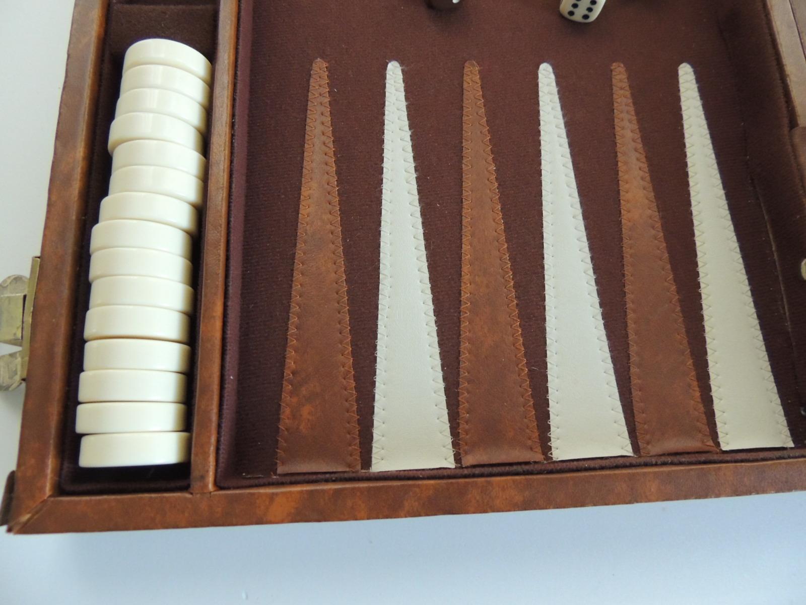 Vintage brown and tan backgammon game.
Size: 15.5