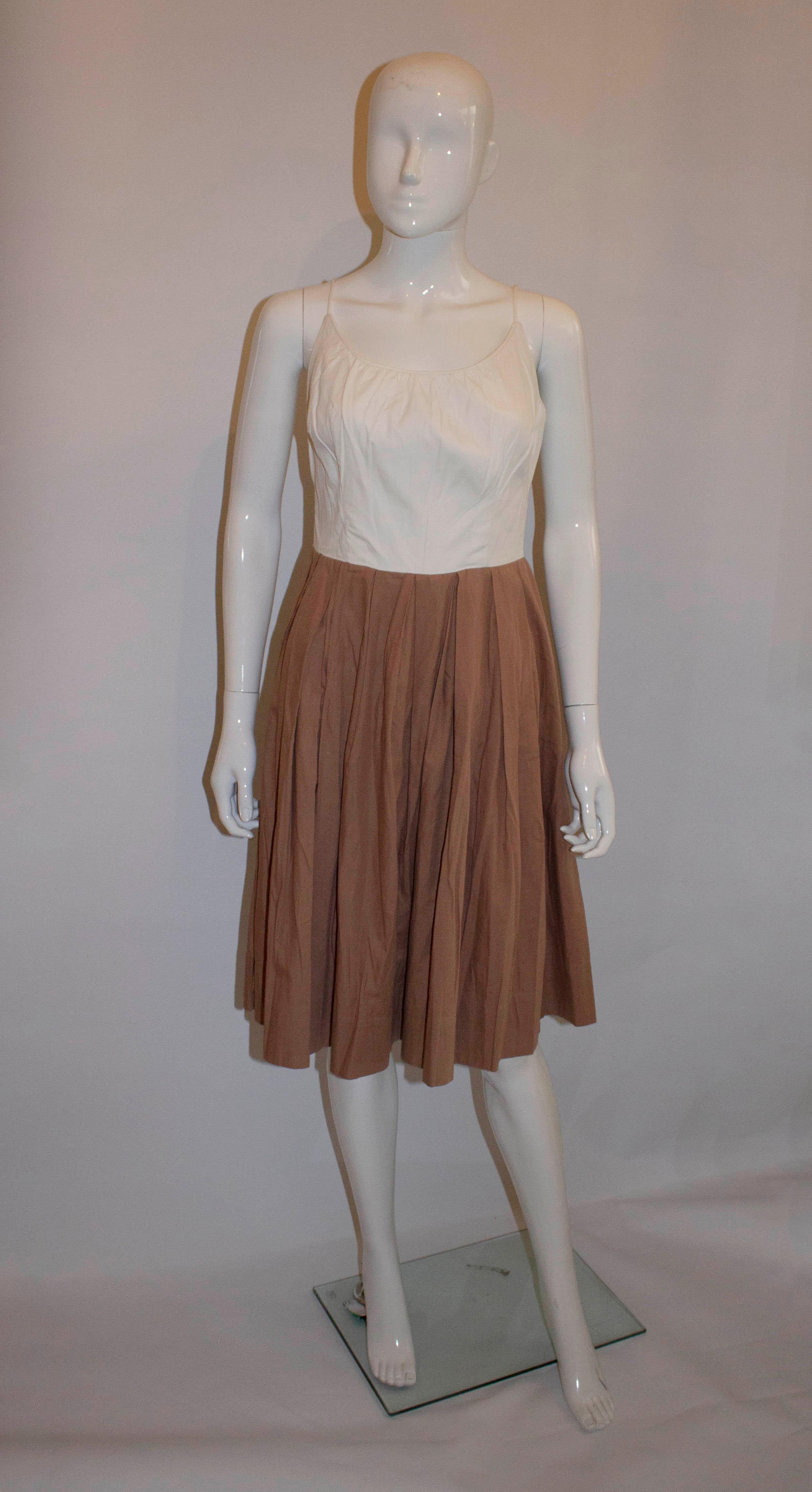 Vintage Brown and White Summer Cotton Dress In Good Condition For Sale In London, GB