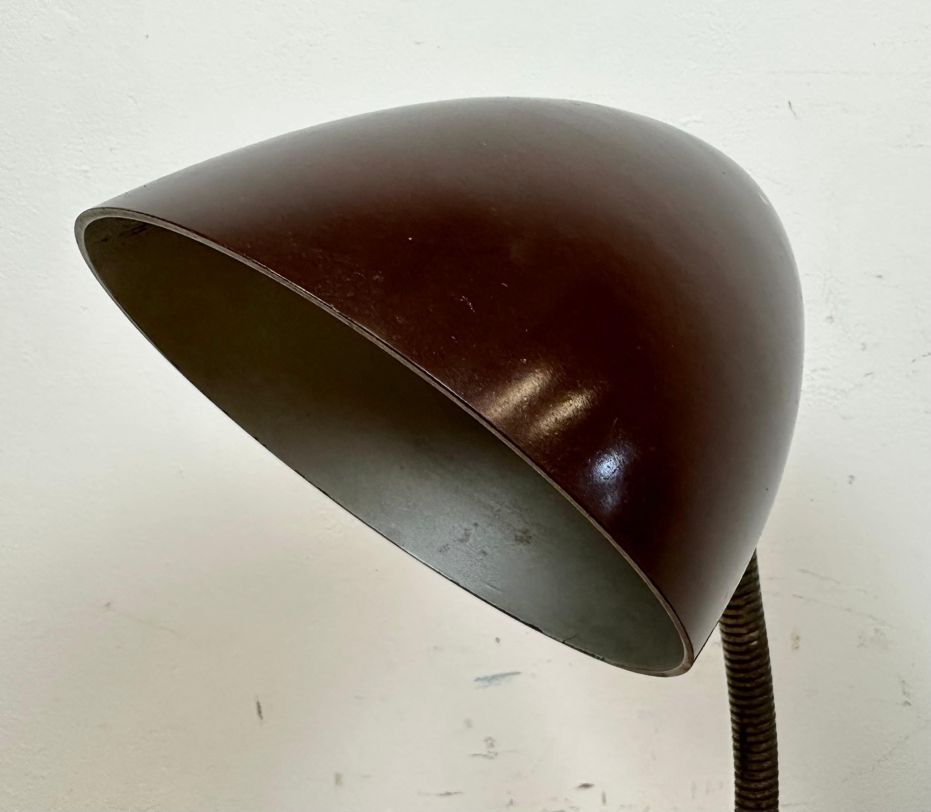 Vintage Brown Bakelite Gooseneck Table Lamp, 1960s In Good Condition In Kojetice, CZ