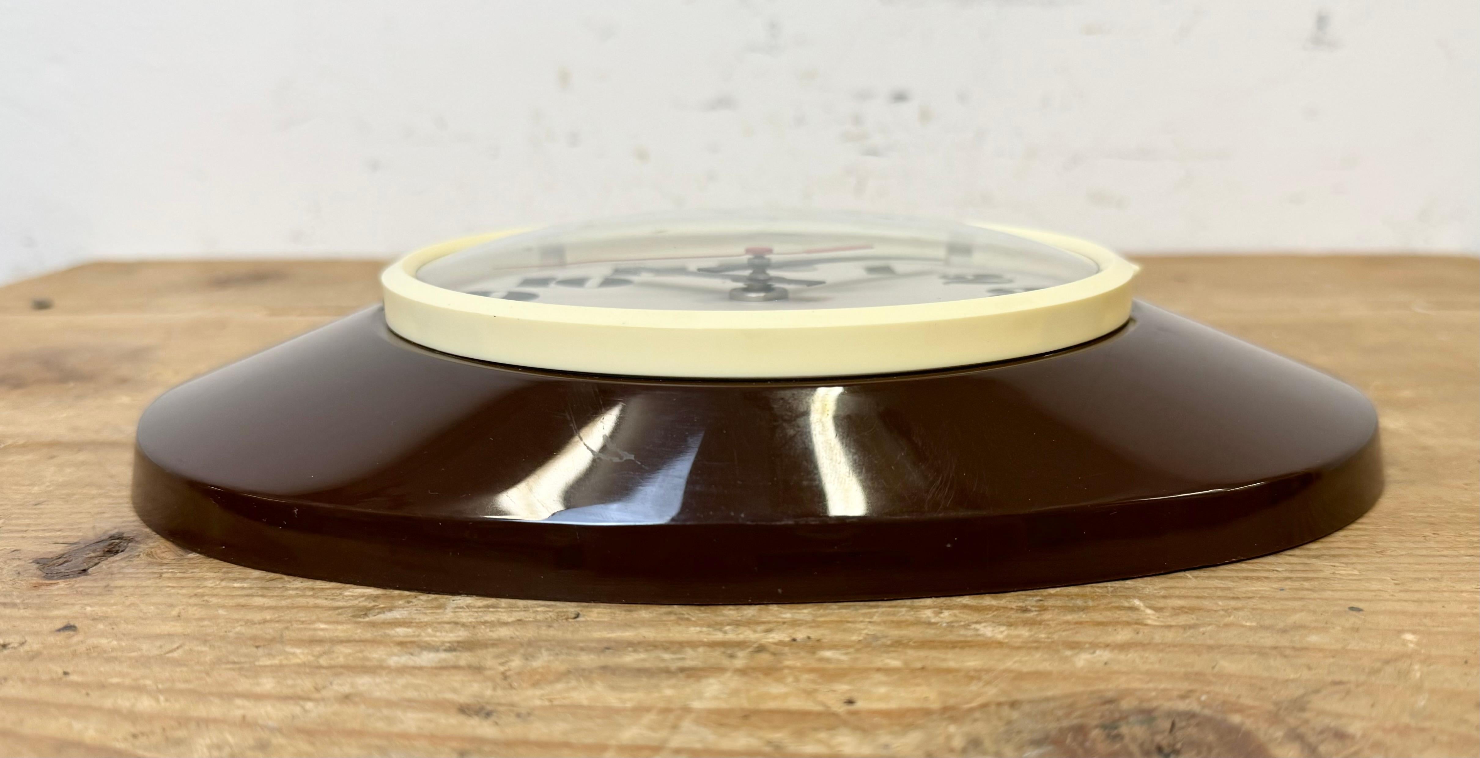 Vintage Brown Bakelite Wall Clock from Prim, 1970s For Sale 2