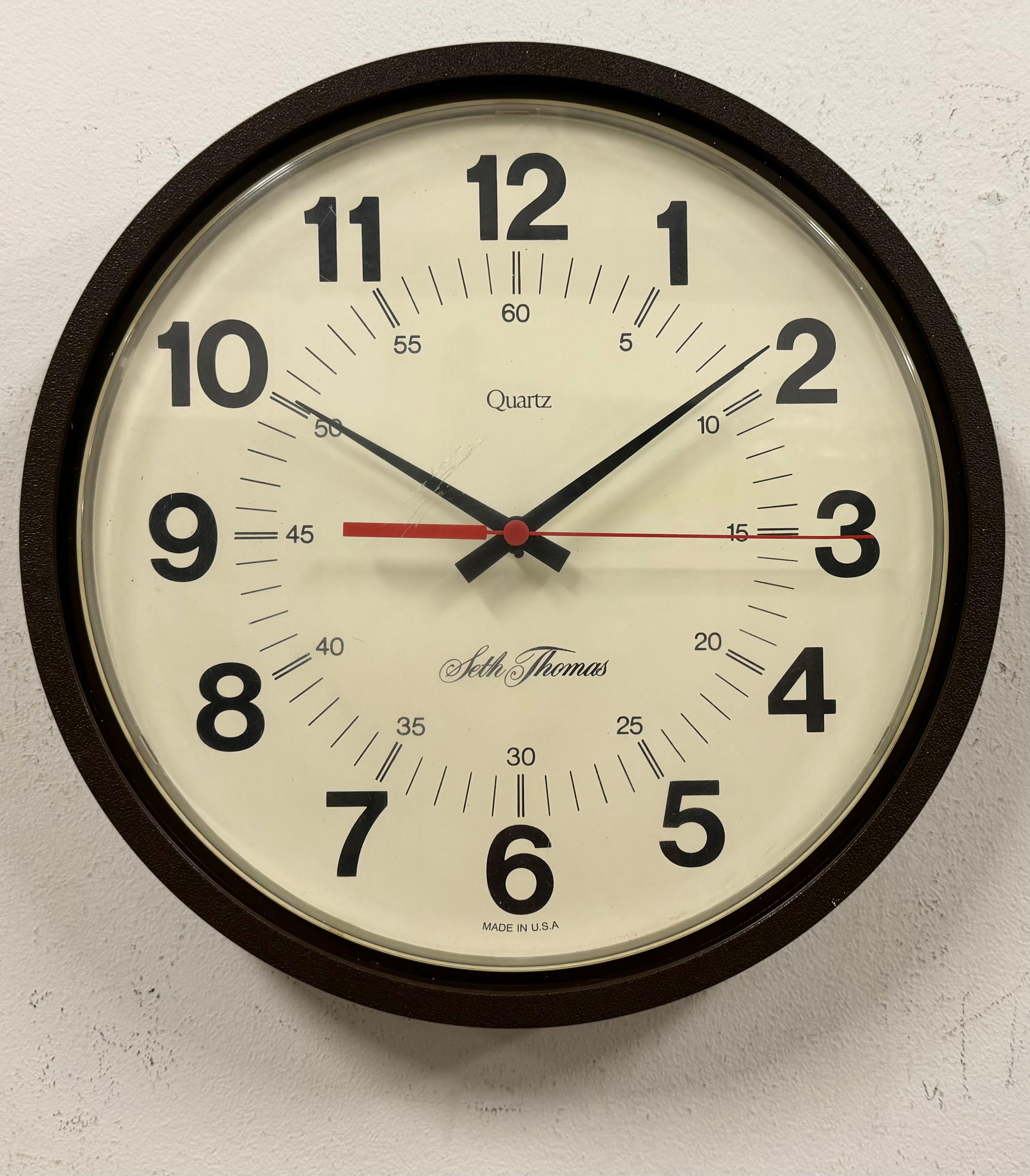 Industrial Vintage Brown Bakelite Wall Clock from Seth Thomas, 1980s For Sale