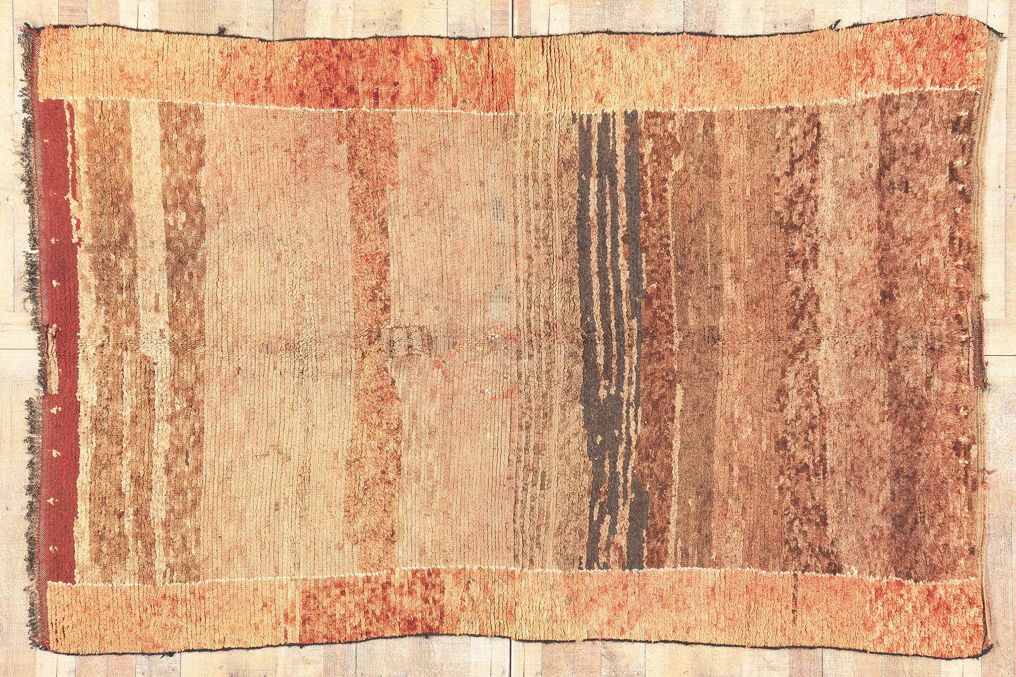 Tappeto marocchino vintage marrone Beni Mrirt, l'incanto tribale incontra il design biofilico in vendita 1