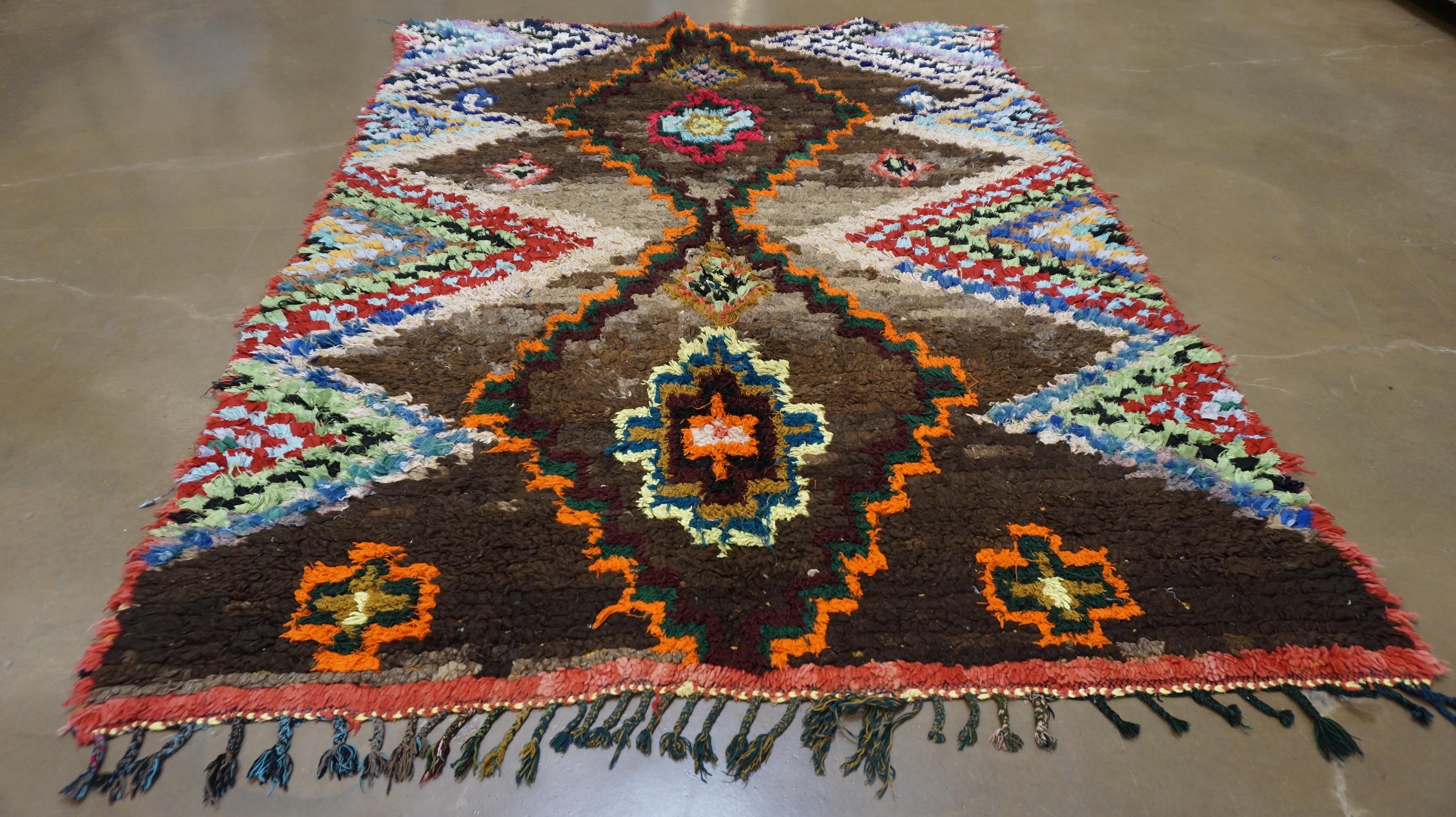 Vintage Brown Berber Boucherouite Teppich 5'2''x6'9'' im Zustand „Gut“ im Angebot in Torrance, CA