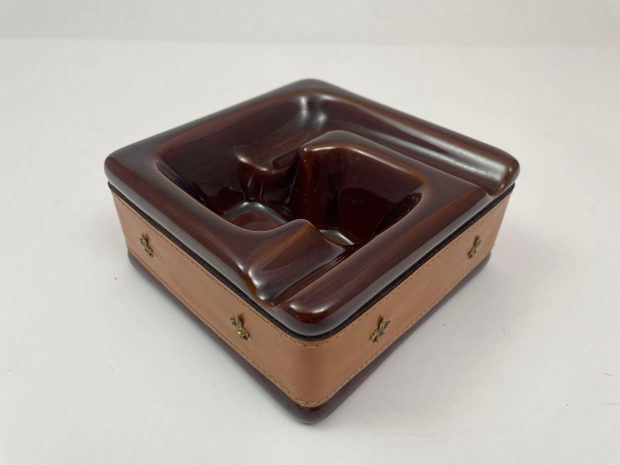 Vintage Brown Ceramic Ashtray Wrapped in Saddle Leather For Sale 7