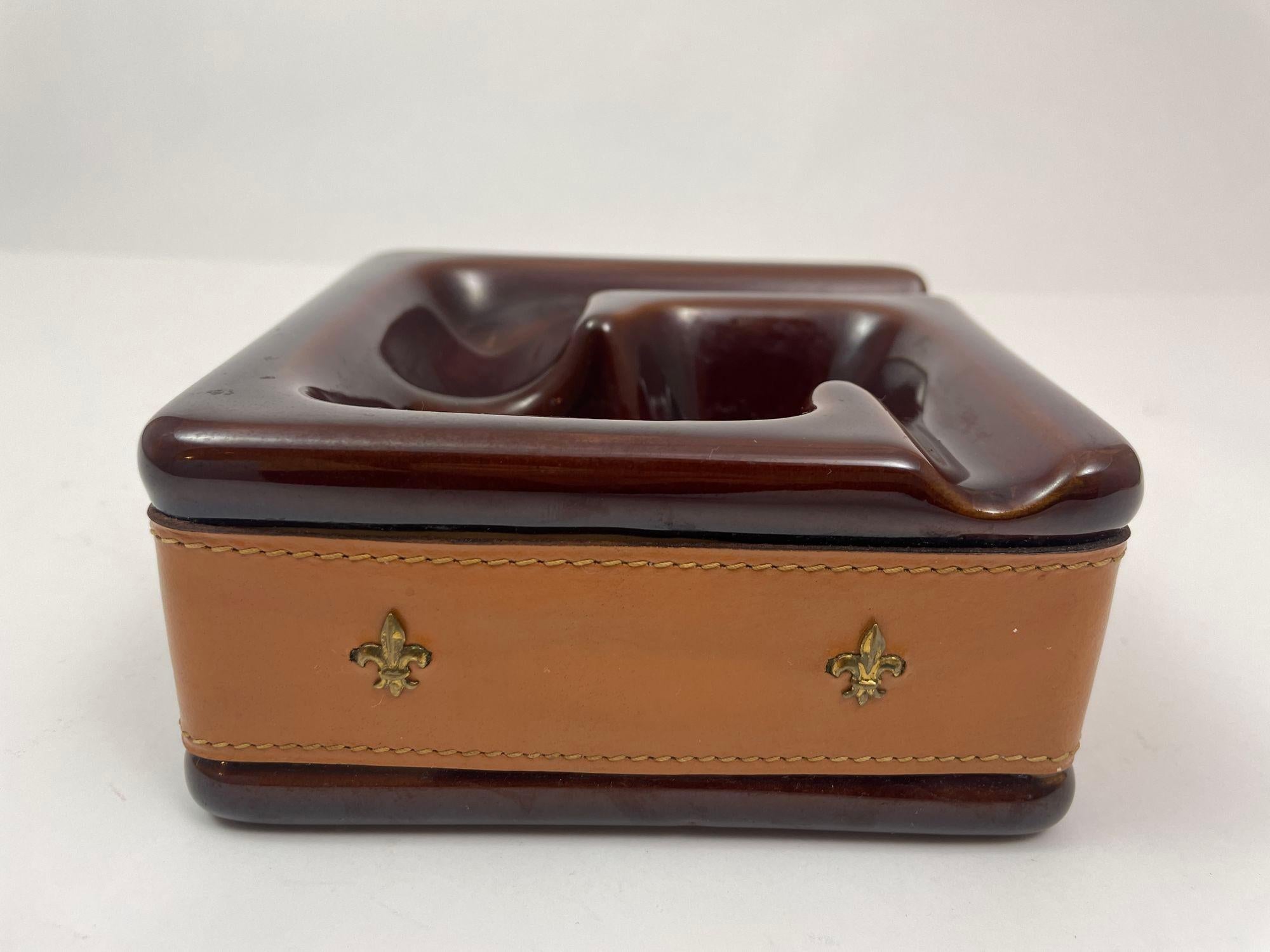 Vintage Brown Ceramic Ashtray Wrapped in Saddle Leather In Good Condition For Sale In North Hollywood, CA