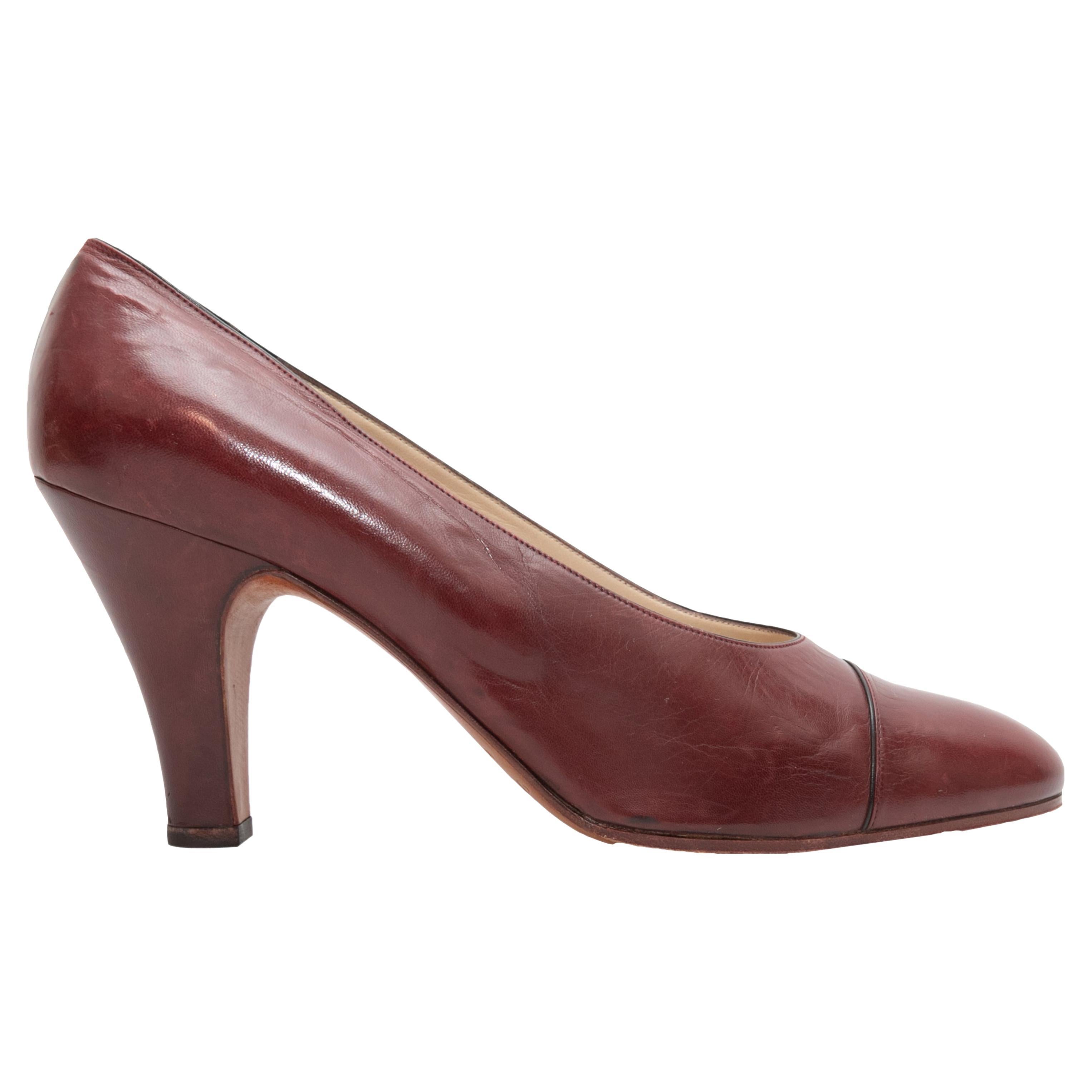 Vintage Brown Chanel Leather Pointed-Toe Pumps Size 36 For Sale