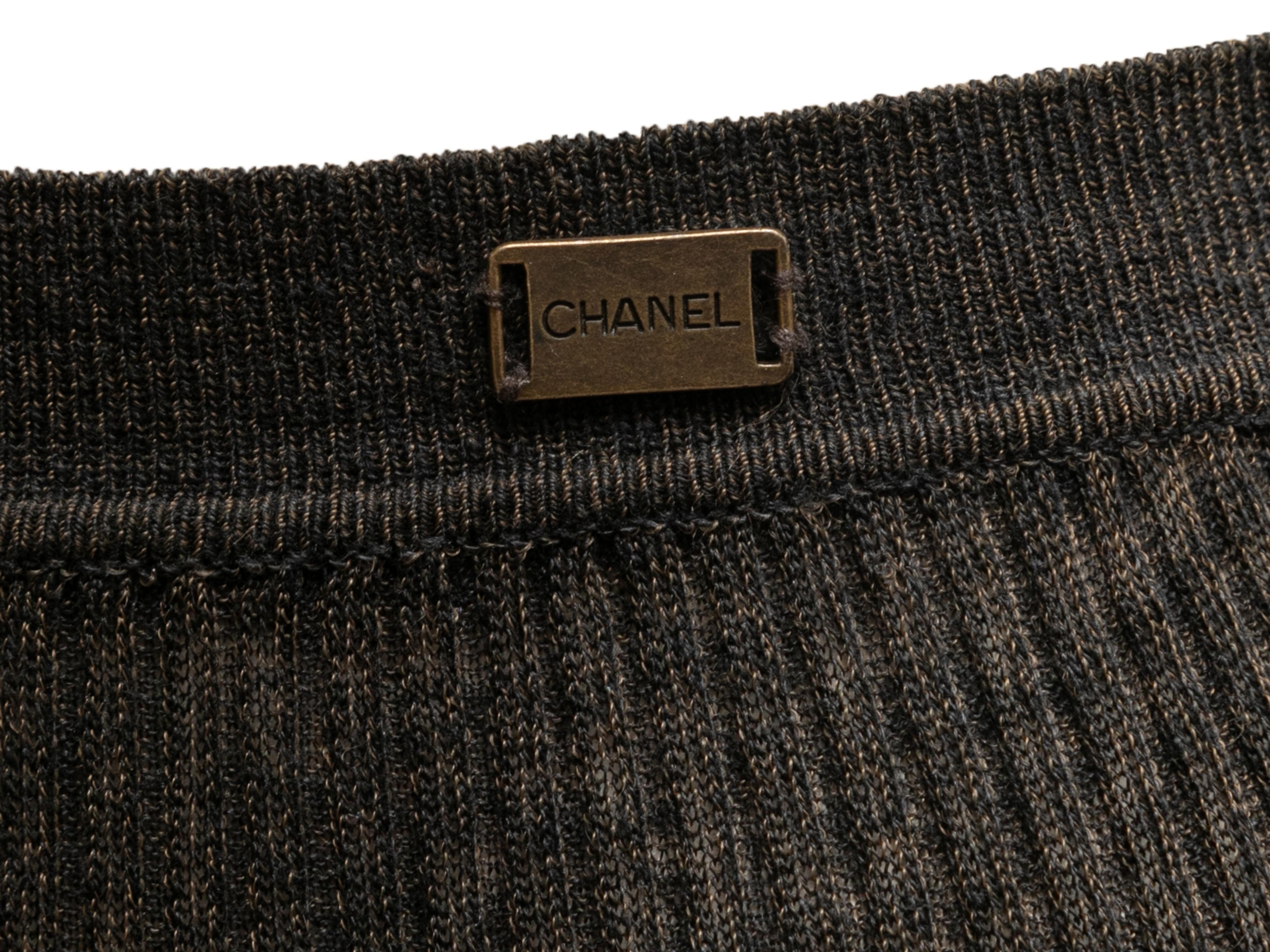 Vintage brown knit linen-blend maxi skirt by Chanel. From the Spring/Summer 1999 Collection. Elasticized waist. 21