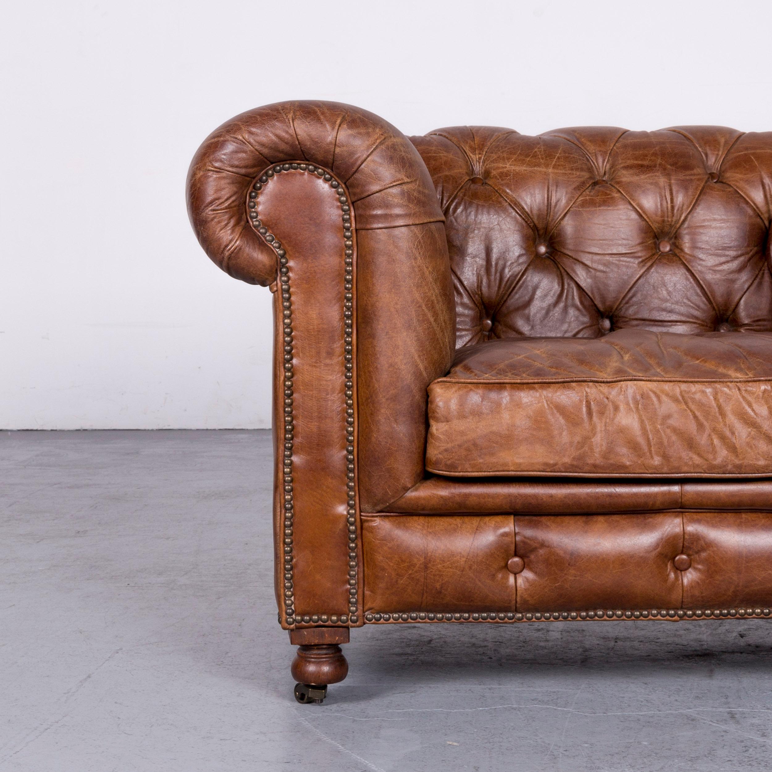 British Vintage Brown Chesterfield Leather Armchair Buttoned Club Chair in Brown