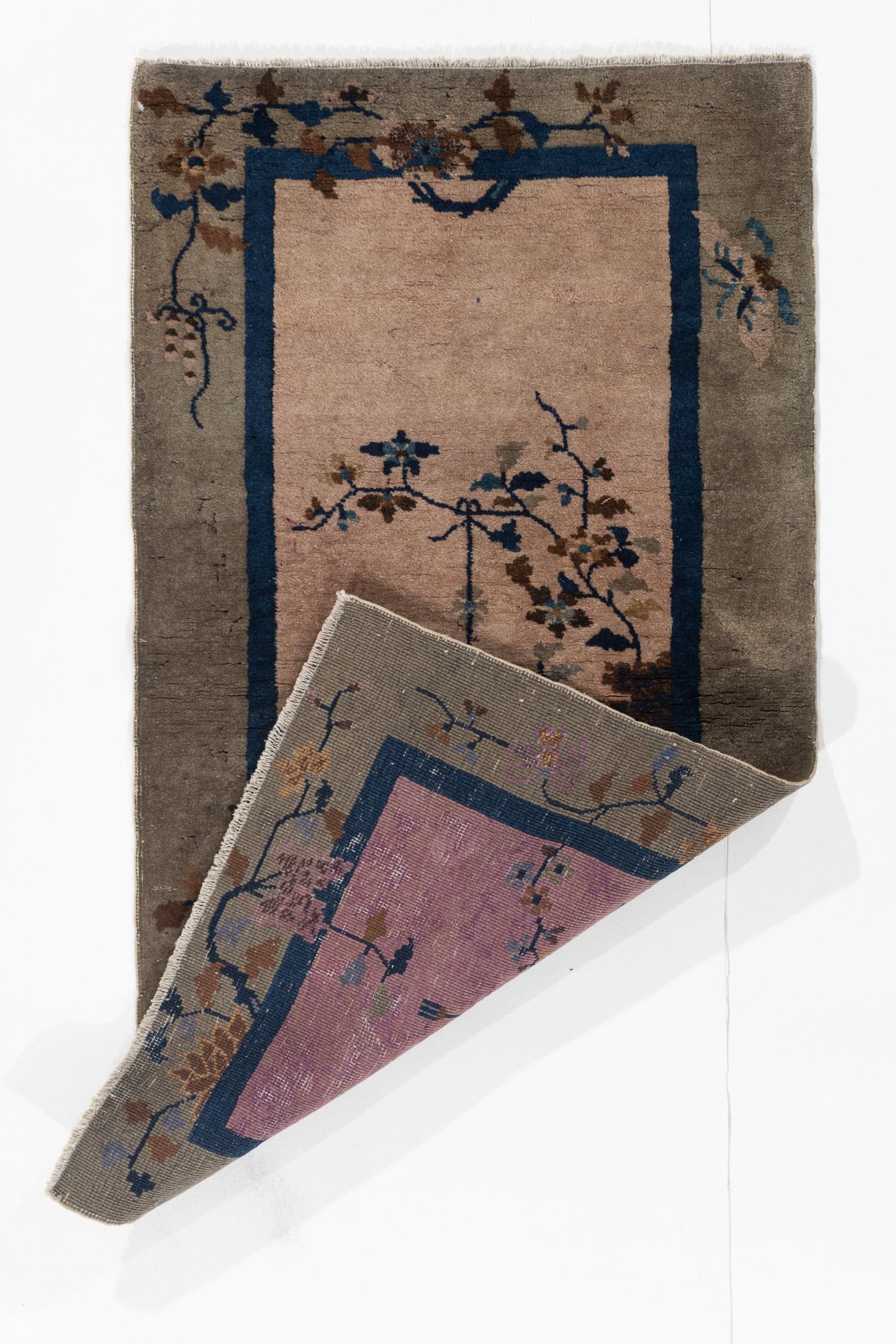 Vintage Brown Chinese Rug 2'6 X 4'8 In Good Condition For Sale In New York, NY