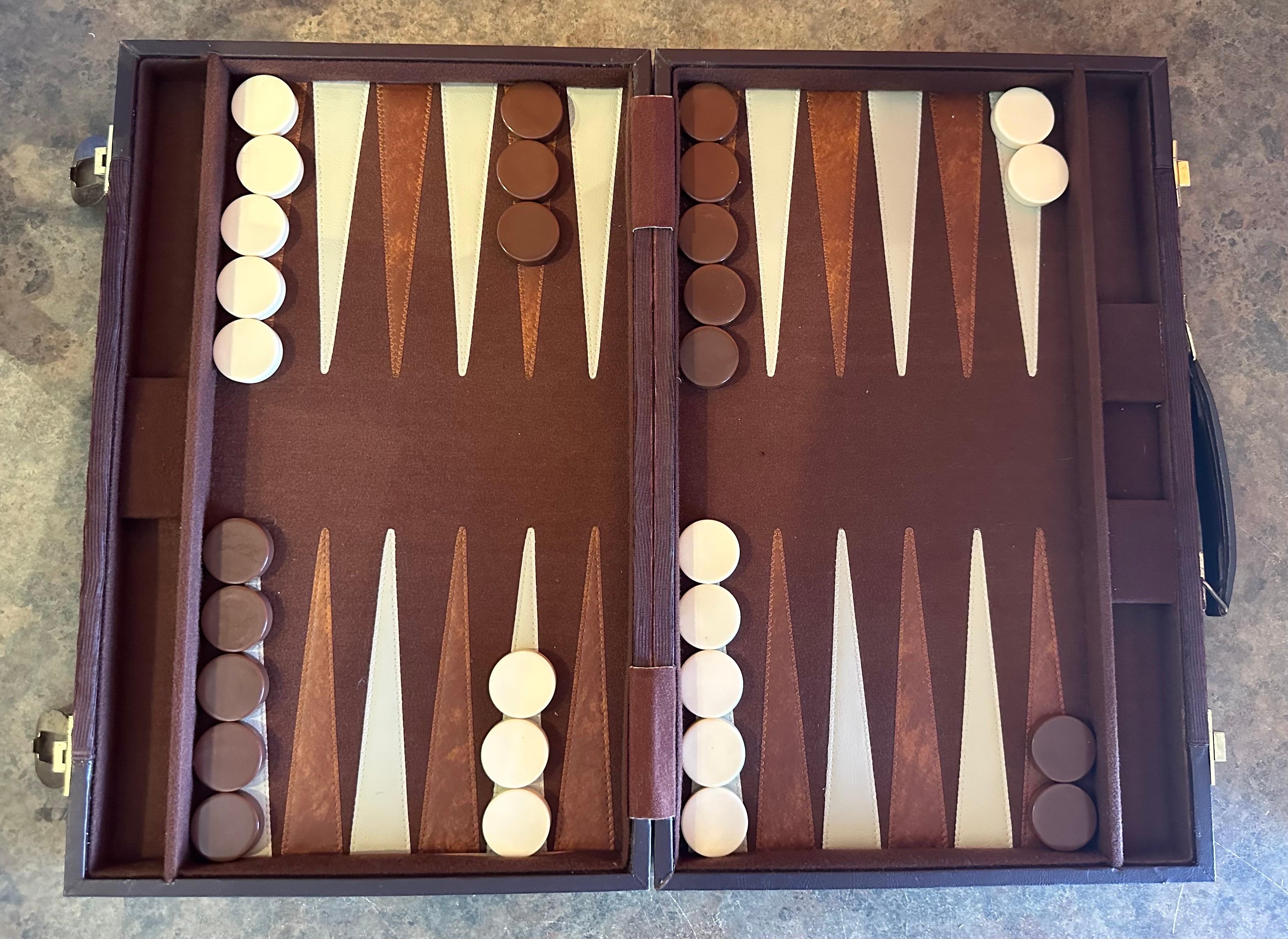 Vintage Brown Corduroy & Bakelite Backgammon Set In Good Condition In San Diego, CA