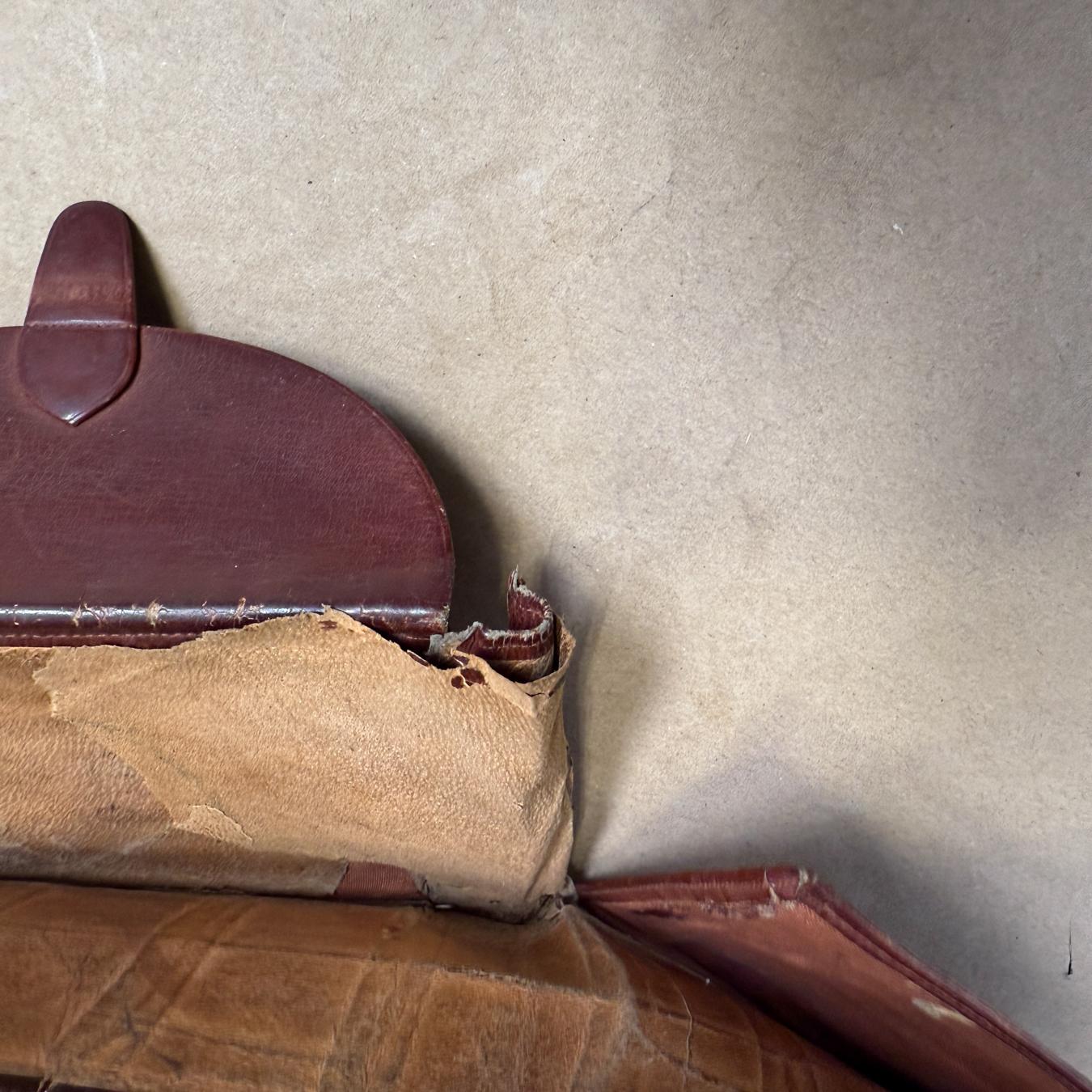 Distressed Brown Crocodile Wallet Italy For Sale 10