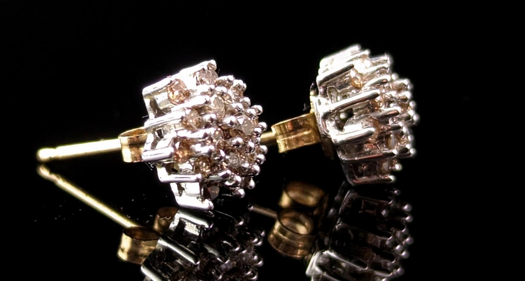 Vintage Brown Diamond stud earrings, cluster, 9k gold  In Good Condition For Sale In NEWARK, GB