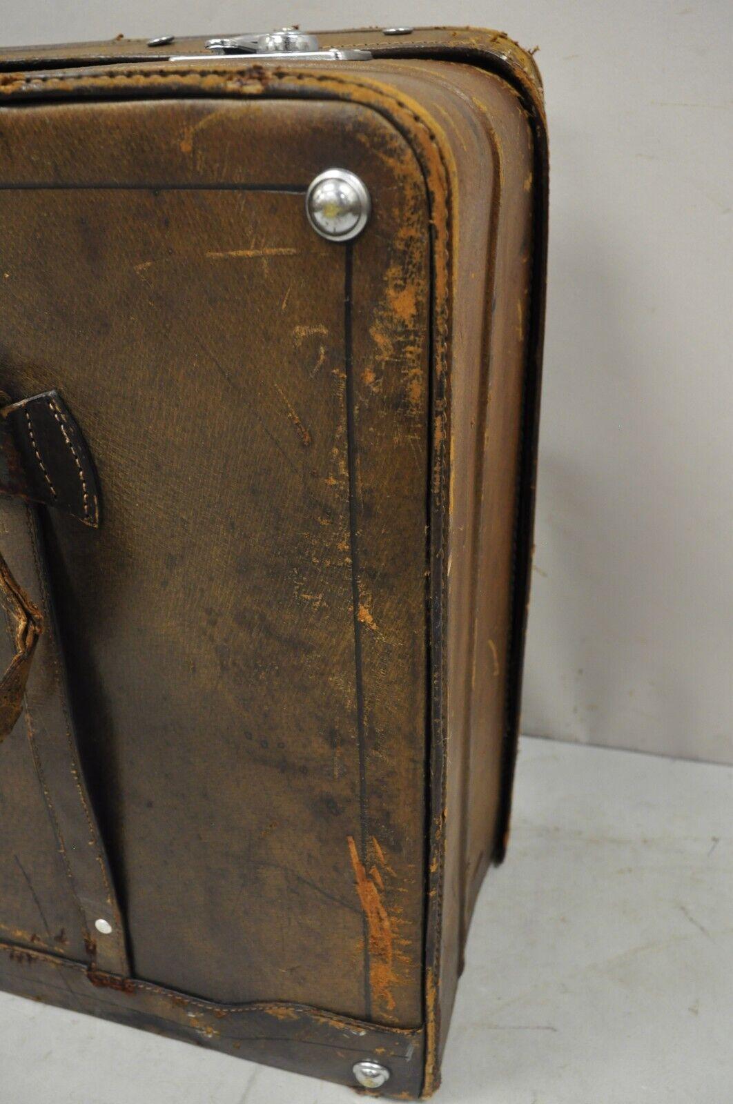 Vintage Brown Distressed Leather Luggage Koffer von Golden Leaf im Angebot 5